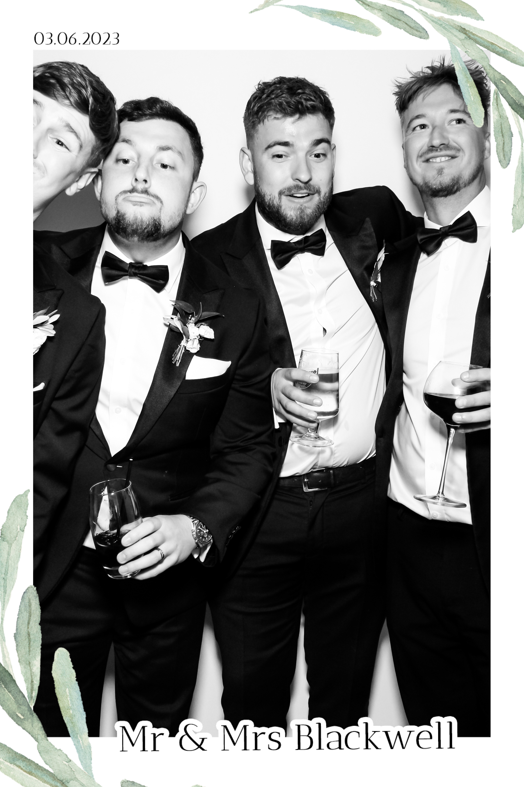 Blackwell Wedding - B&W Beauty Mirror | View more photos from the event at gallery.freshbooths.com/u/FreshBooths/Blackwell-Wedding-BW-Beauty-Mirror