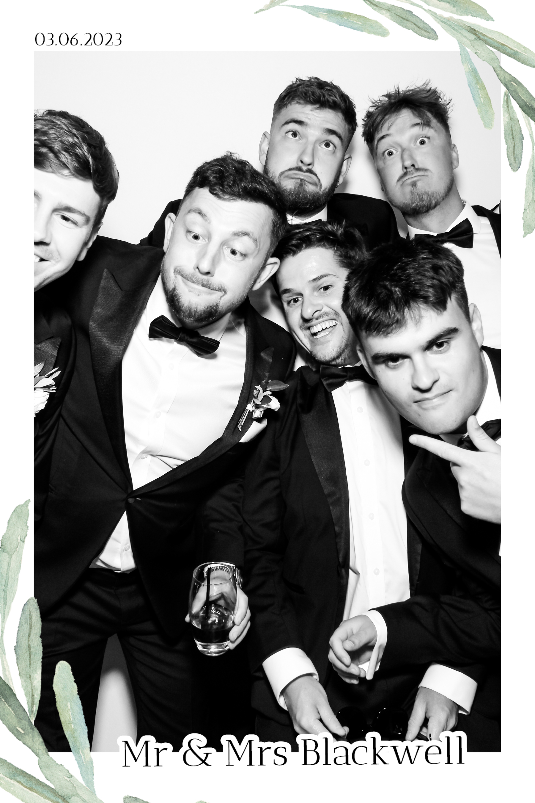 Blackwell Wedding - B&W Beauty Mirror | View more photos from the event at gallery.freshbooths.com/u/FreshBooths/Blackwell-Wedding-BW-Beauty-Mirror