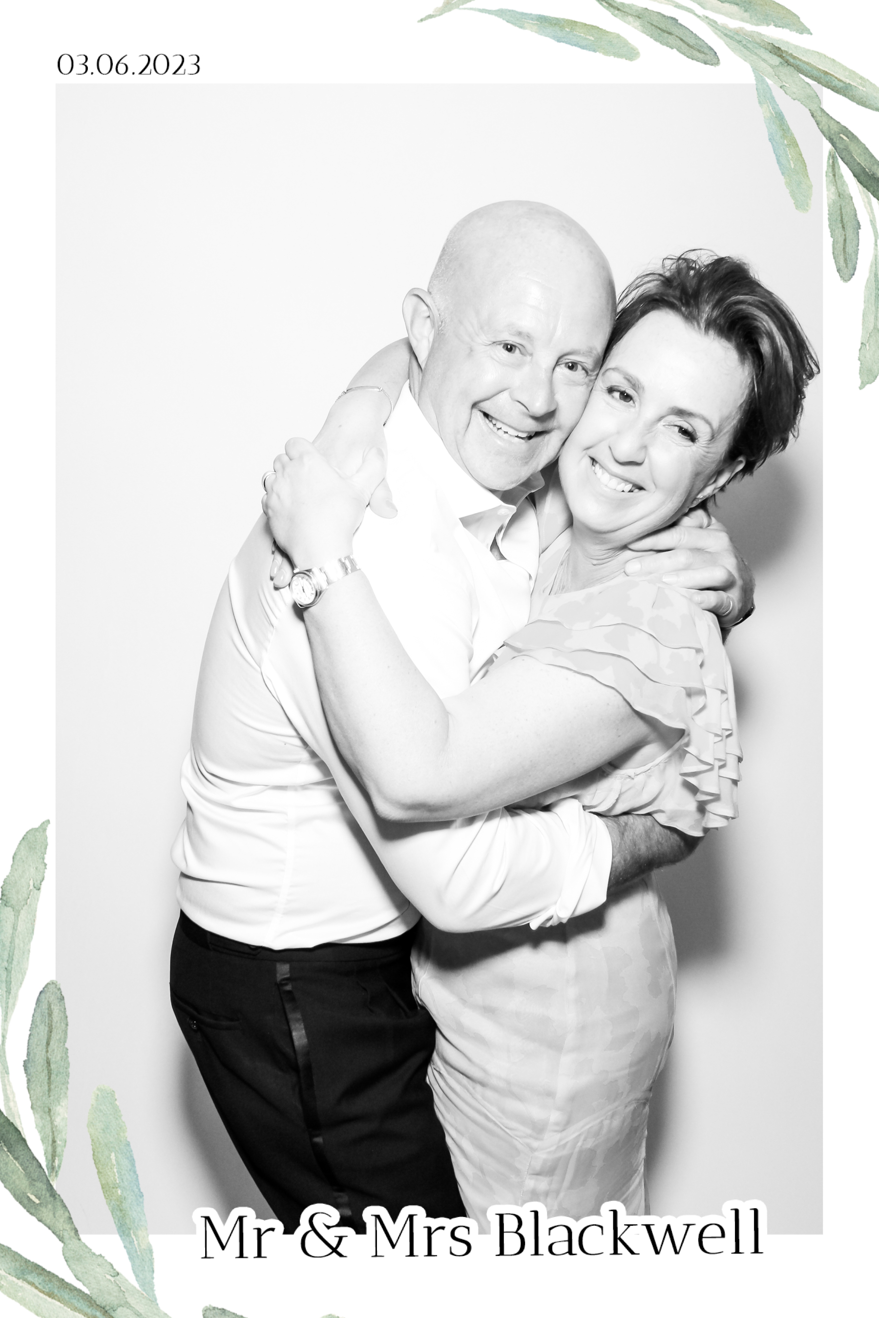 Blackwell Wedding - B&W Beauty Mirror | View more photos from the event at gallery.freshbooths.com/u/FreshBooths/Blackwell-Wedding-BW-Beauty-Mirror