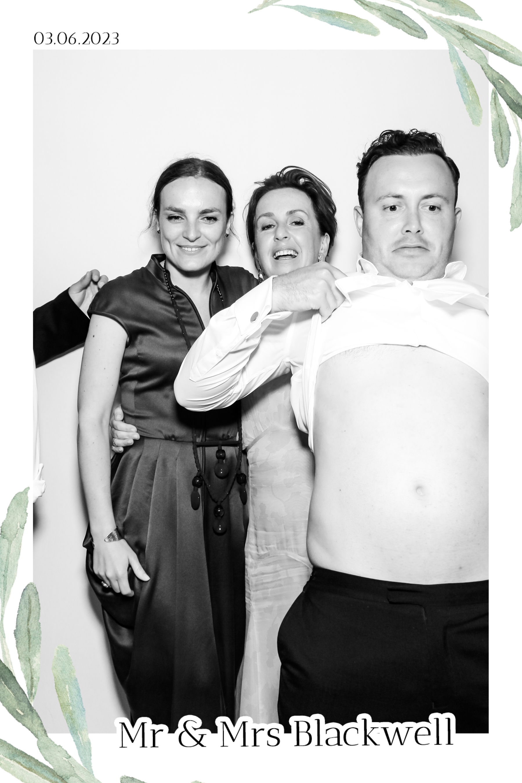 Blackwell Wedding - B&W Beauty Mirror | View more photos from the event at gallery.freshbooths.com/u/FreshBooths/Blackwell-Wedding-BW-Beauty-Mirror