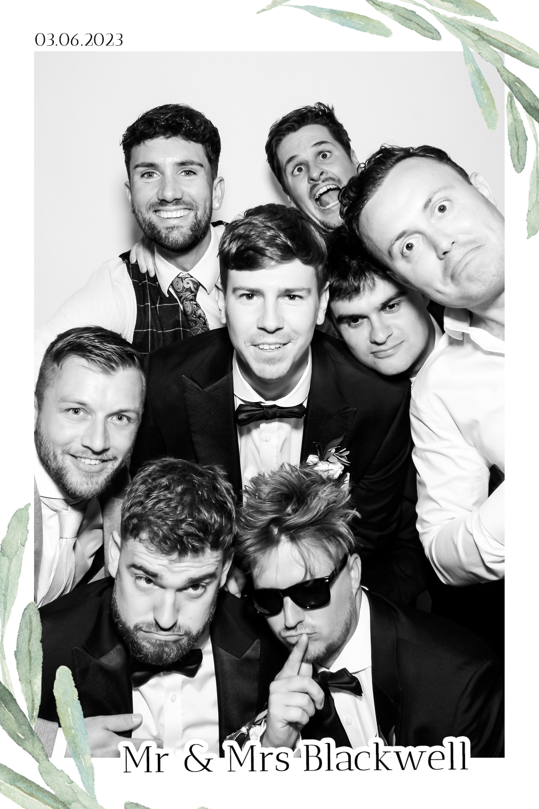Blackwell Wedding - B&W Beauty Mirror | View more photos from the event at gallery.freshbooths.com/u/FreshBooths/Blackwell-Wedding-BW-Beauty-Mirror