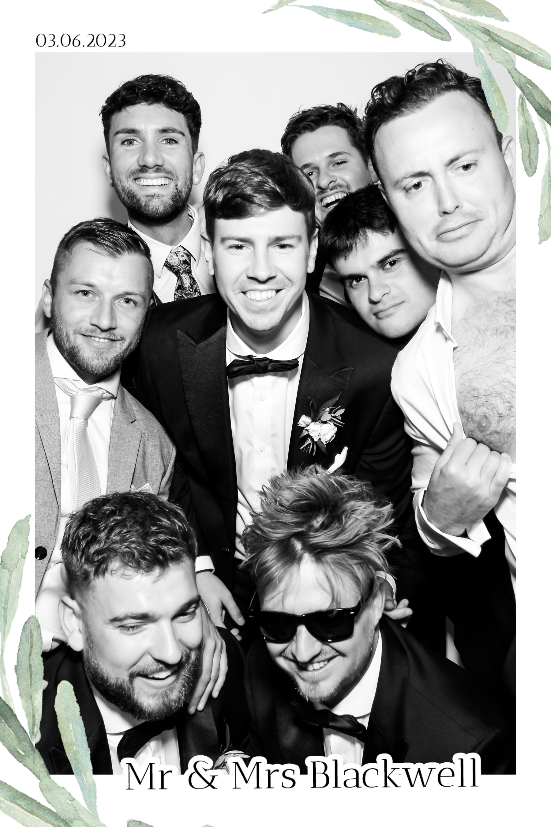 Blackwell Wedding - B&W Beauty Mirror | View more photos from the event at gallery.freshbooths.com/u/FreshBooths/Blackwell-Wedding-BW-Beauty-Mirror