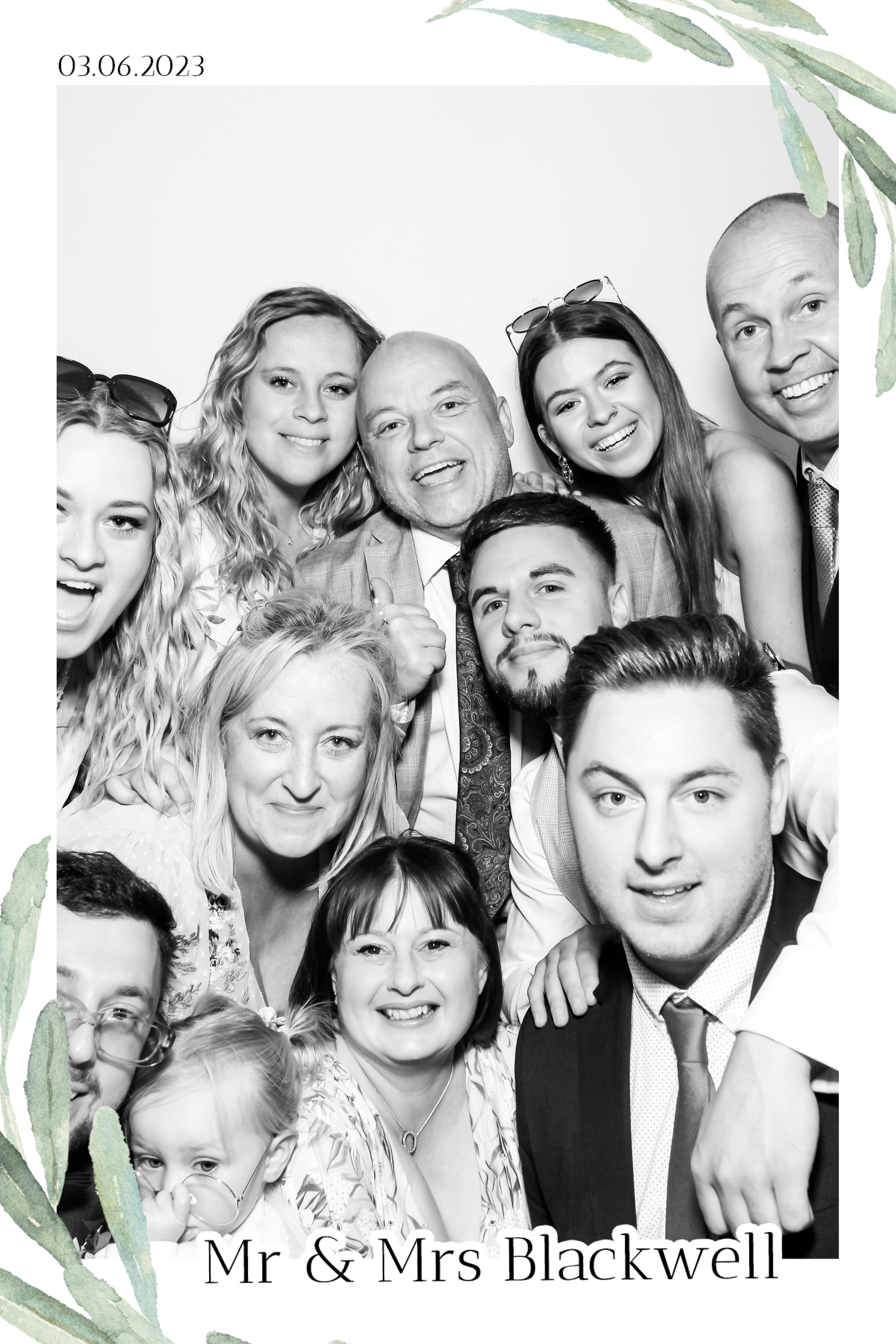 Blackwell Wedding - B&W Beauty Mirror | View more photos from the event at gallery.freshbooths.com/u/FreshBooths/Blackwell-Wedding-BW-Beauty-Mirror