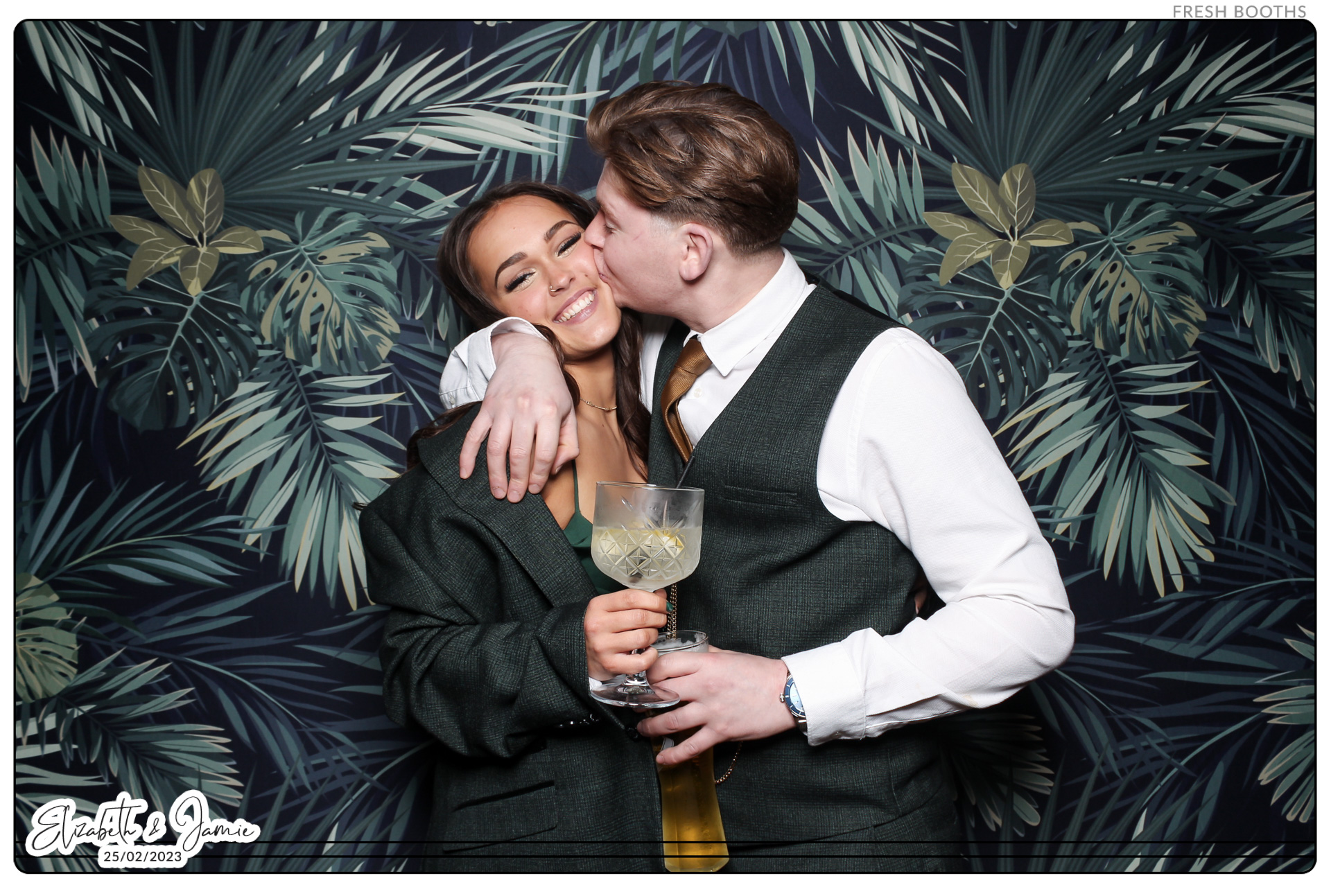 Elizabeth & Jamie - Classic Open Booth | View more photos from the event at gallery.freshbooths.com/u/FreshBooths/Elizabeth-Jamie-Classic-Open-Booth