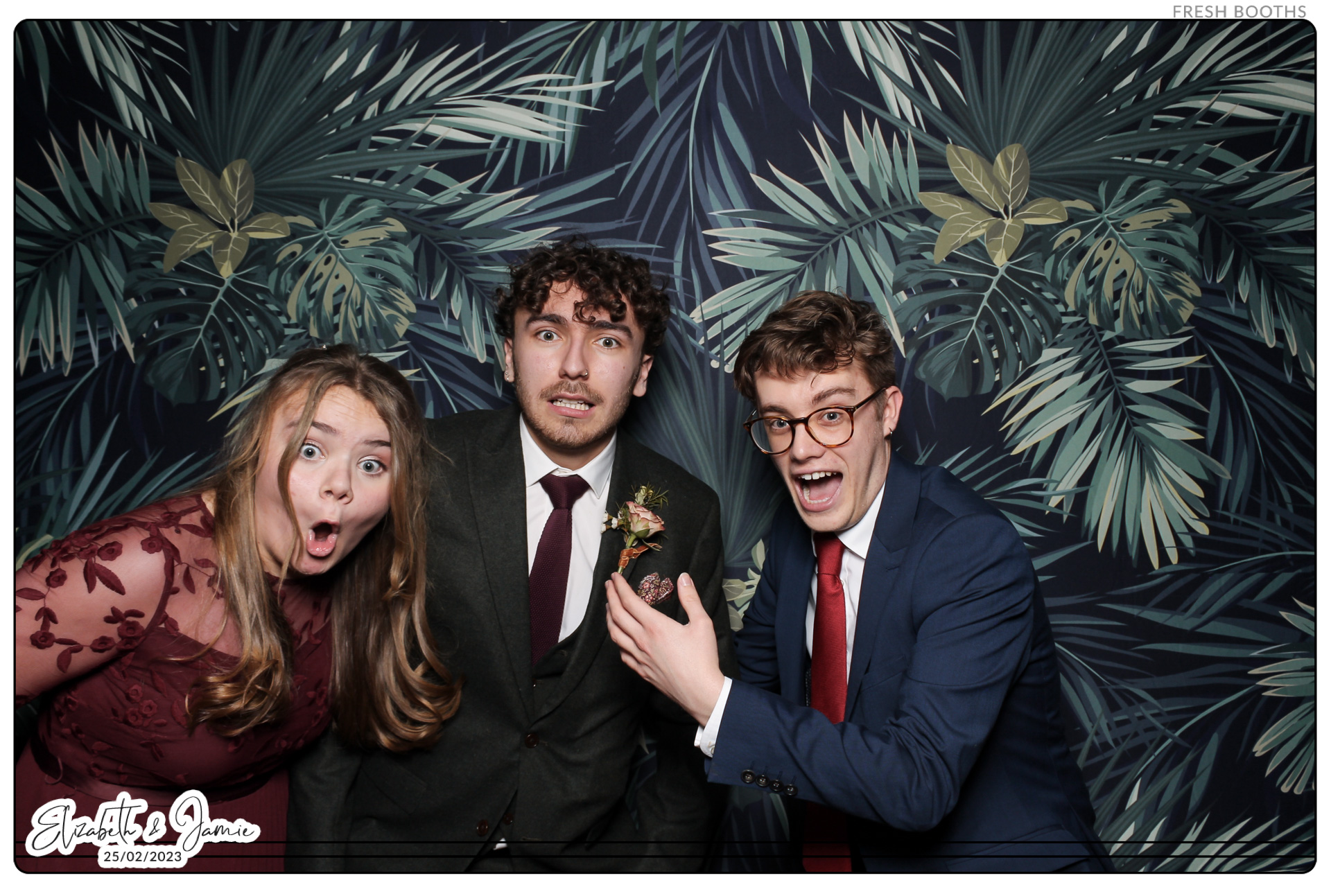 Elizabeth & Jamie - Classic Open Booth | View more photos from the event at gallery.freshbooths.com/u/FreshBooths/Elizabeth-Jamie-Classic-Open-Booth