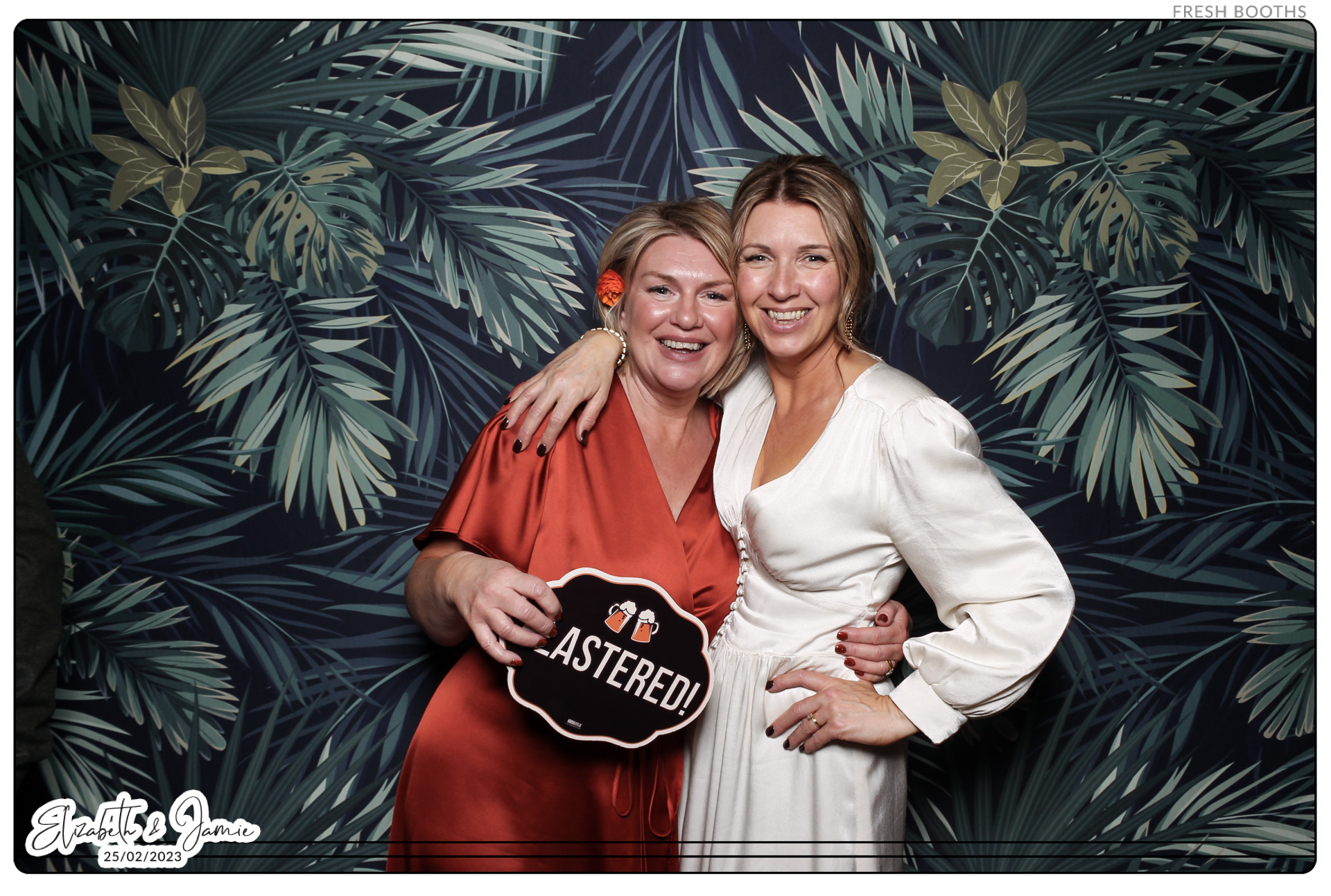 Elizabeth & Jamie - Classic Open Booth | View more photos from the event at gallery.freshbooths.com/u/FreshBooths/Elizabeth-Jamie-Classic-Open-Booth