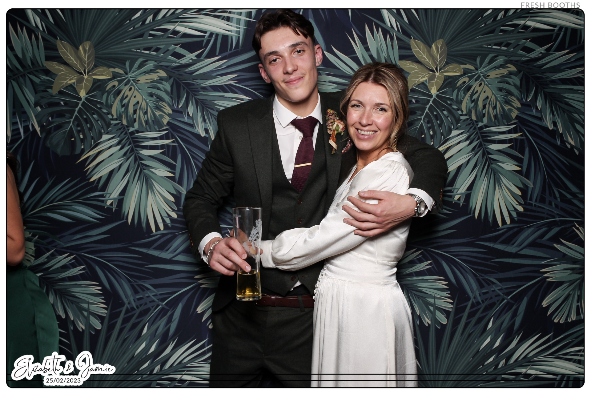 Elizabeth & Jamie - Classic Open Booth | View more photos from the event at gallery.freshbooths.com/u/FreshBooths/Elizabeth-Jamie-Classic-Open-Booth