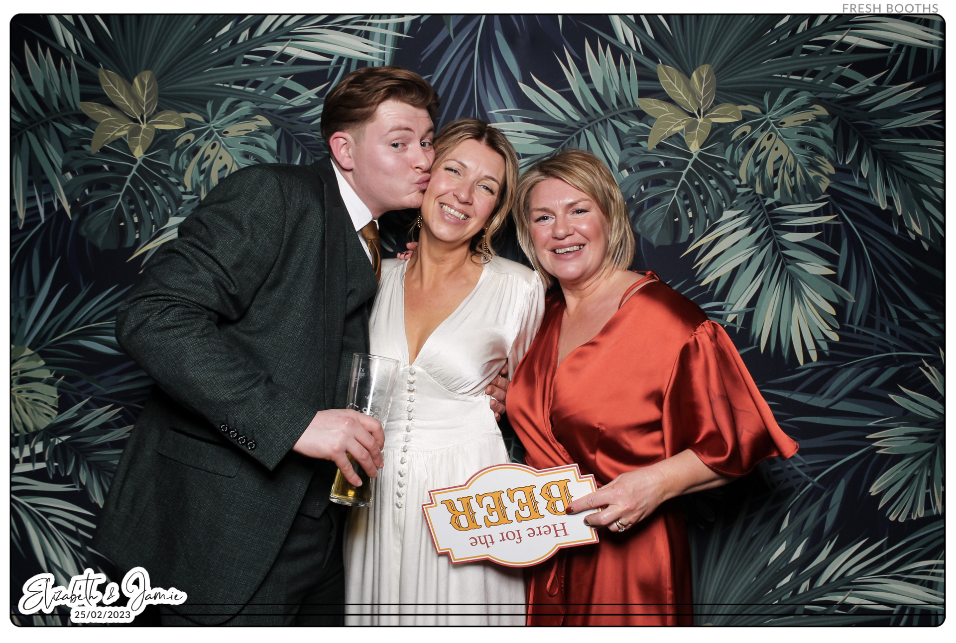 Elizabeth & Jamie - Classic Open Booth | View more photos from the event at gallery.freshbooths.com/u/FreshBooths/Elizabeth-Jamie-Classic-Open-Booth