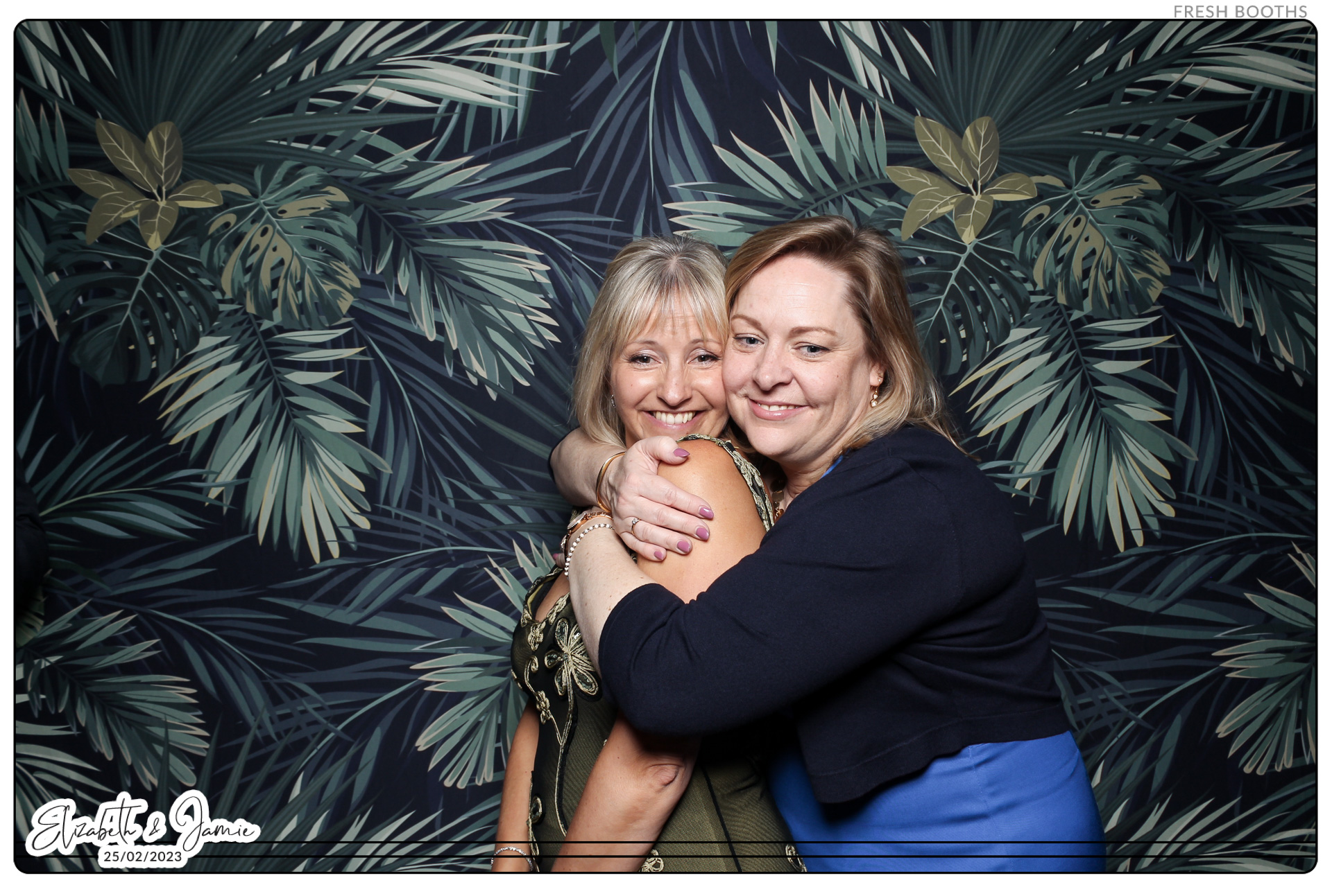 Elizabeth & Jamie - Classic Open Booth | View more photos from the event at gallery.freshbooths.com/u/FreshBooths/Elizabeth-Jamie-Classic-Open-Booth
