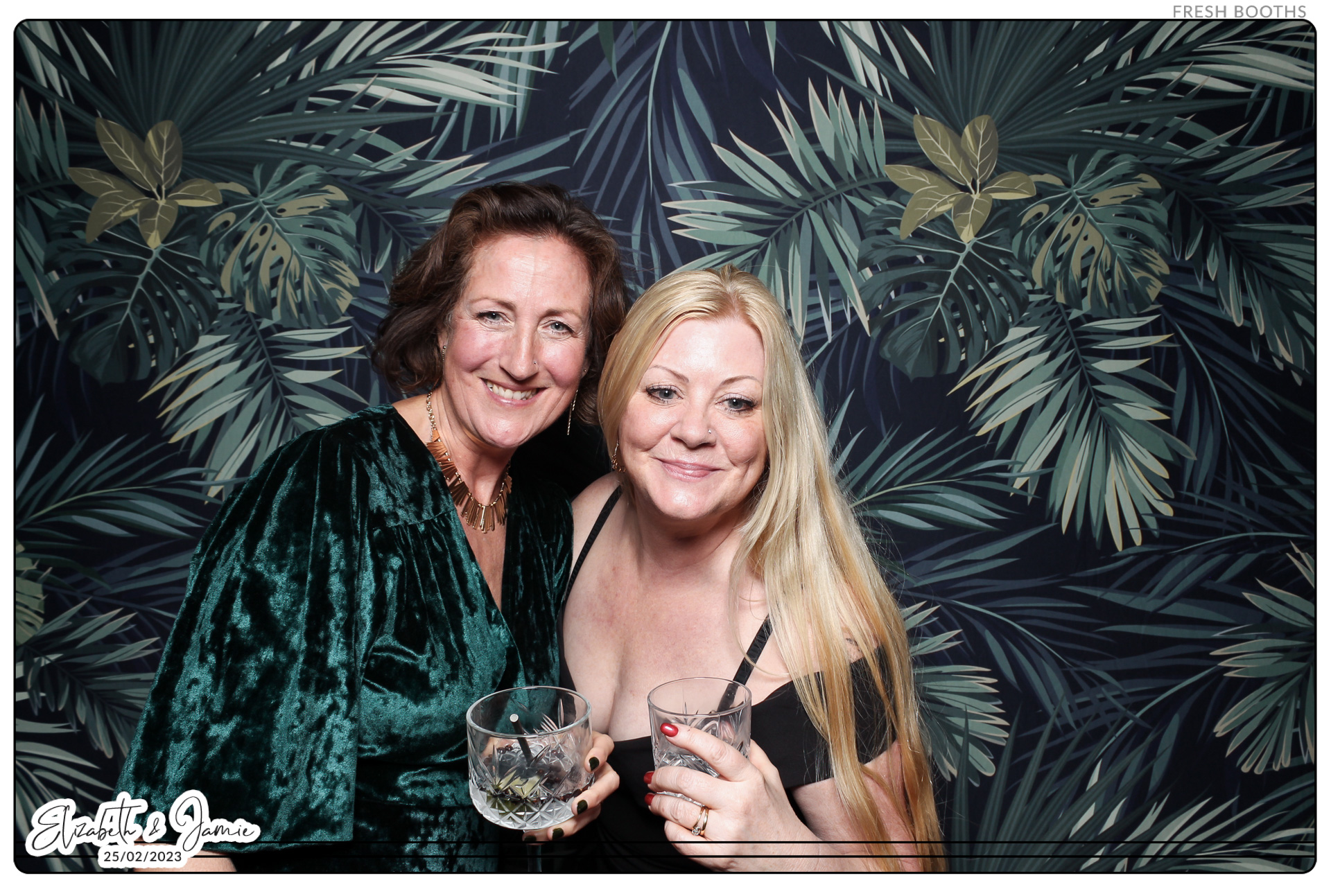 Elizabeth & Jamie - Classic Open Booth | View more photos from the event at gallery.freshbooths.com/u/FreshBooths/Elizabeth-Jamie-Classic-Open-Booth