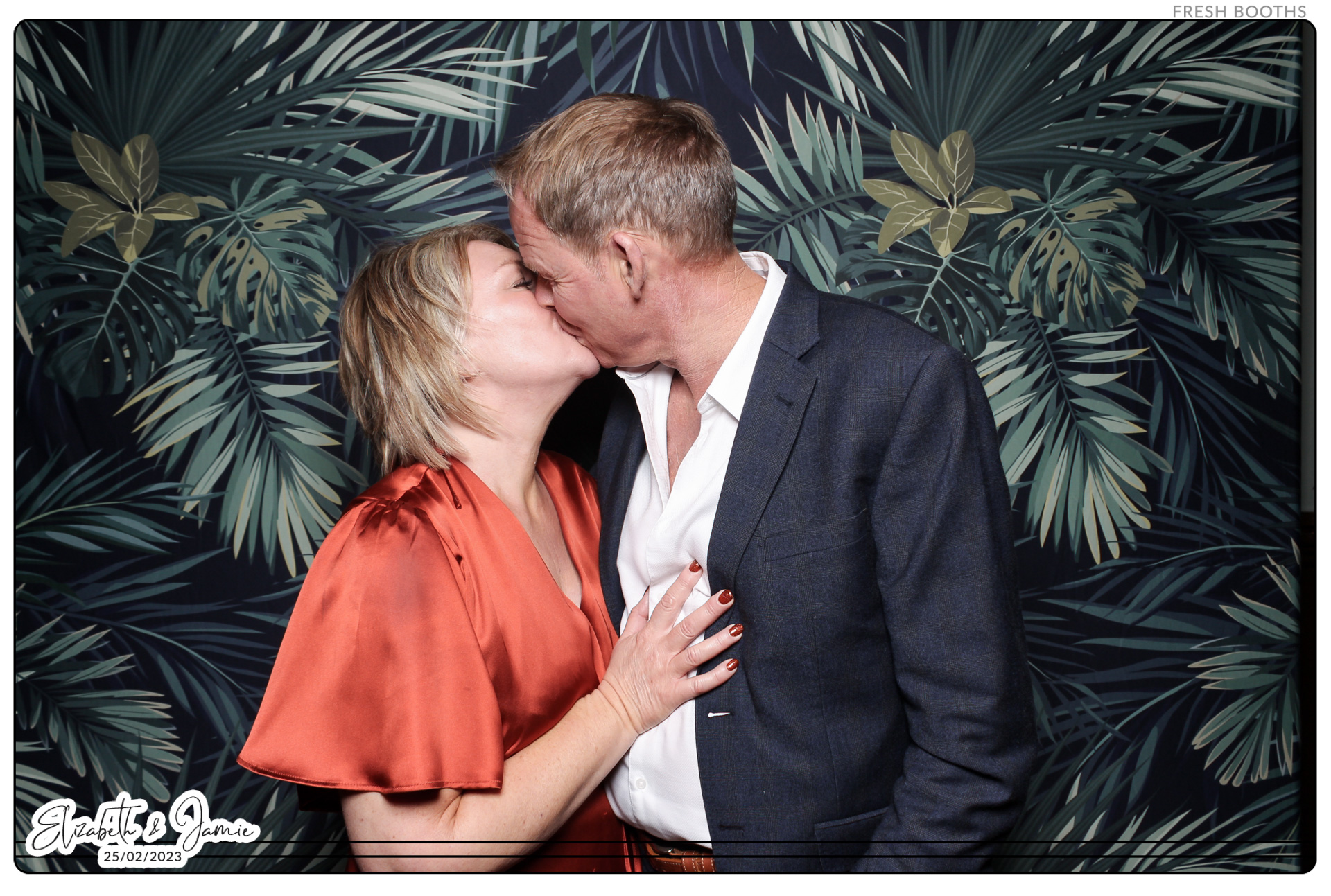 Elizabeth & Jamie - Classic Open Booth | View more photos from the event at gallery.freshbooths.com/u/FreshBooths/Elizabeth-Jamie-Classic-Open-Booth