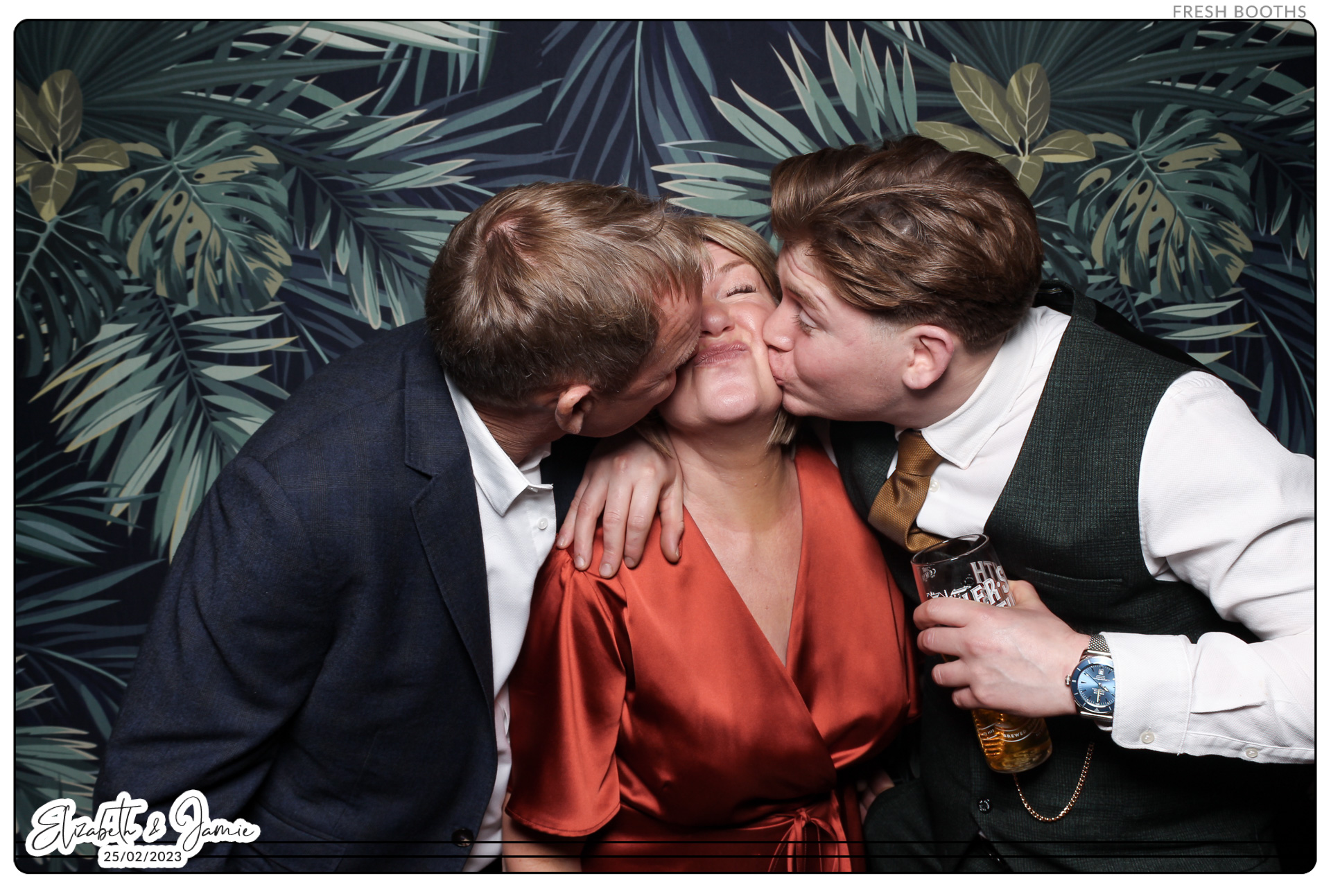 Elizabeth & Jamie - Classic Open Booth | View more photos from the event at gallery.freshbooths.com/u/FreshBooths/Elizabeth-Jamie-Classic-Open-Booth