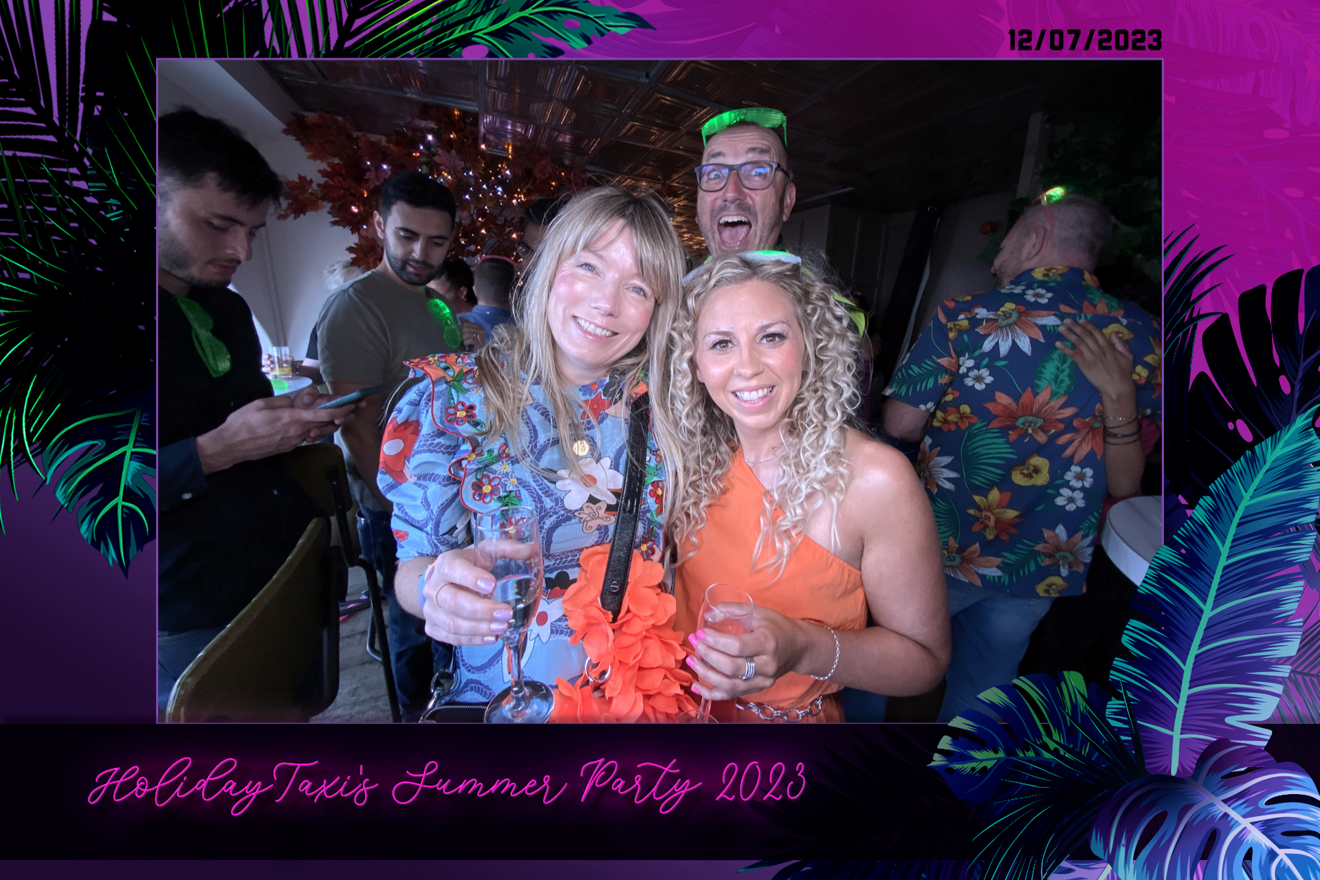 Holiday Taxi's Summer Party - Roaming Photos | View more photos from the event at gallery.freshbooths.com/u/FreshBooths/Holiday-Taxis-Summer-Party-Roaming-Photos