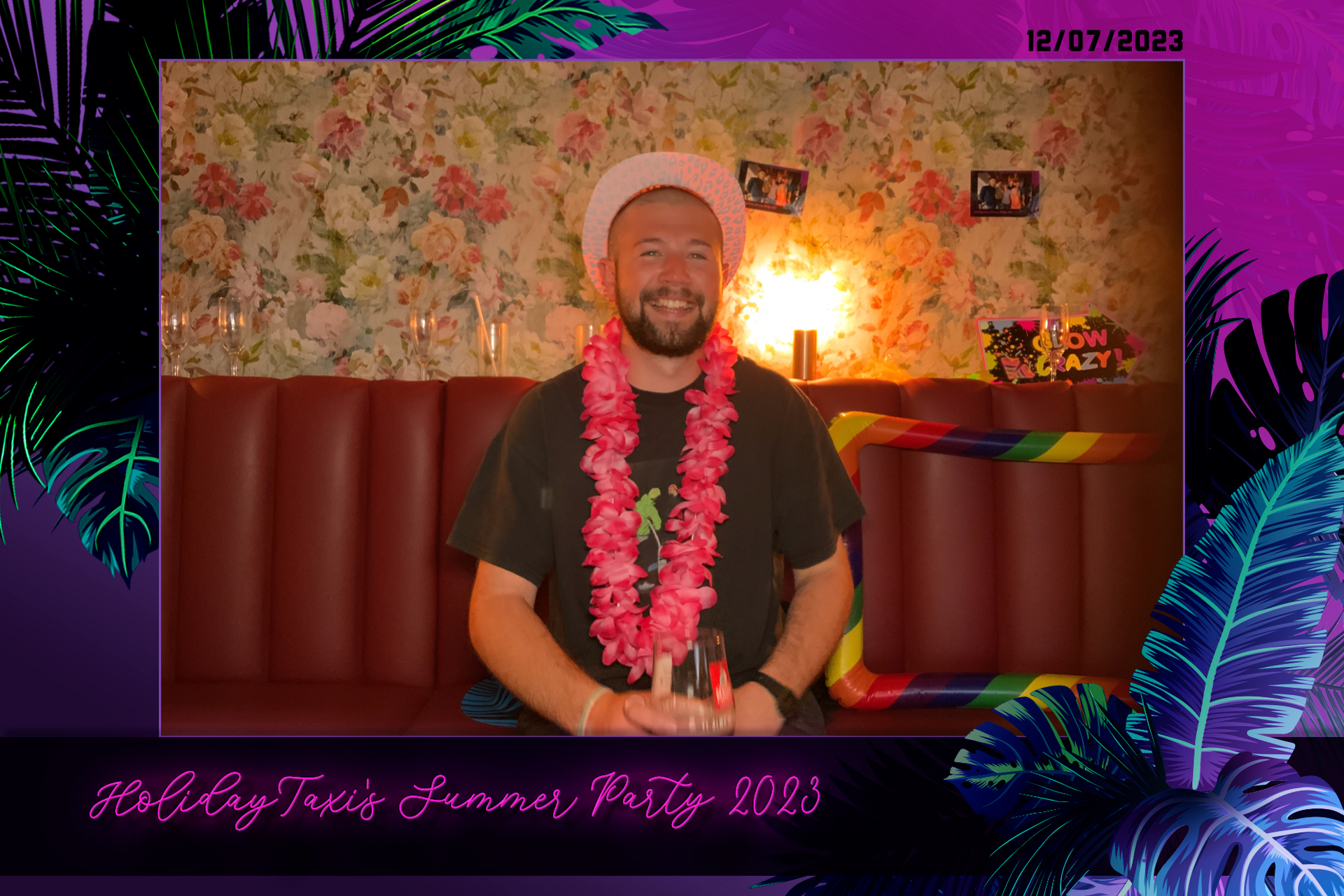 Holiday Taxi's Summer Party - Roaming Photos | View more photos from the event at gallery.freshbooths.com/u/FreshBooths/Holiday-Taxis-Summer-Party-Roaming-Photos