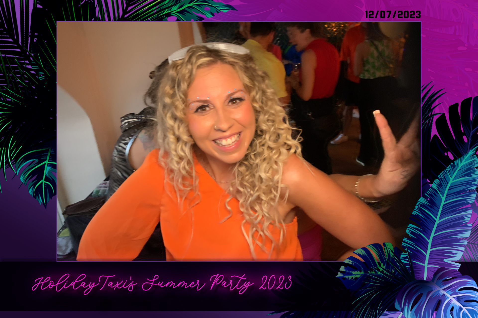 Holiday Taxi's Summer Party - Roaming Photos | View more photos from the event at gallery.freshbooths.com/u/FreshBooths/Holiday-Taxis-Summer-Party-Roaming-Photos