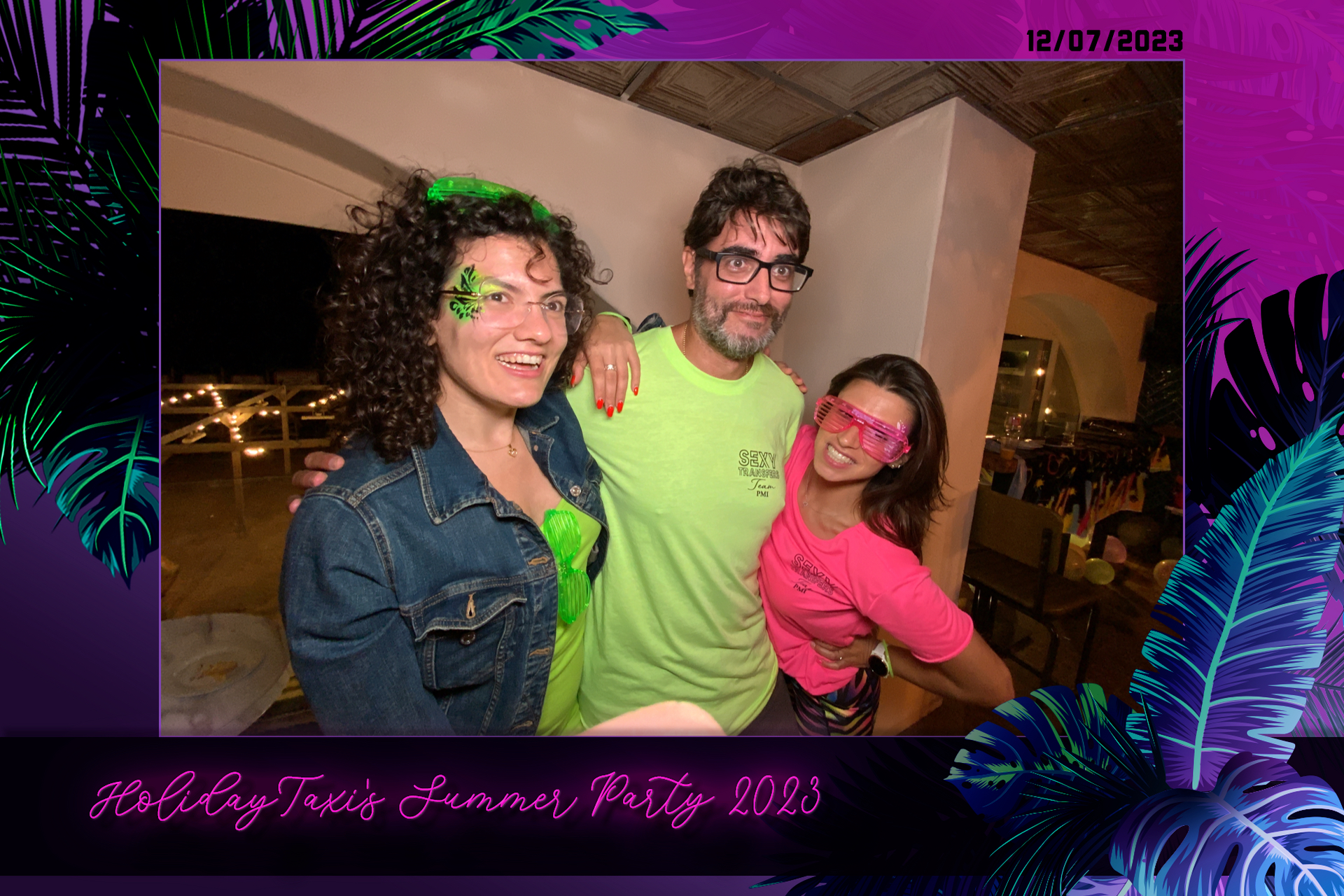 Holiday Taxi's Summer Party - Roaming Photos | View more photos from the event at gallery.freshbooths.com/u/FreshBooths/Holiday-Taxis-Summer-Party-Roaming-Photos