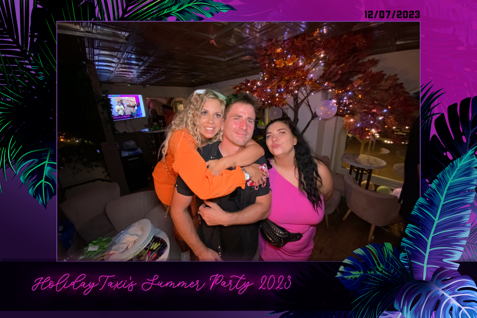 Holiday Taxi's Summer Party - Roaming Photos | View more photos from the event at gallery.freshbooths.com/u/FreshBooths/Holiday-Taxis-Summer-Party-Roaming-Photos