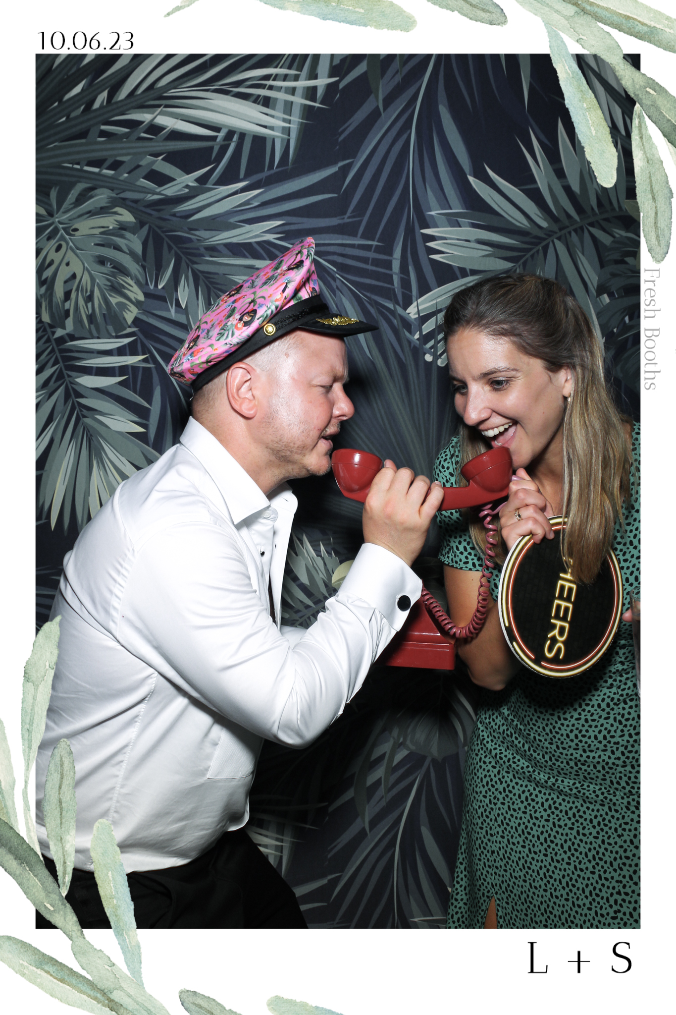 Lucy & Seb - Selfie Mirror | View more photos from the event at gallery.freshbooths.com/u/FreshBooths/Lucy-Seb-Selfie-Mirror