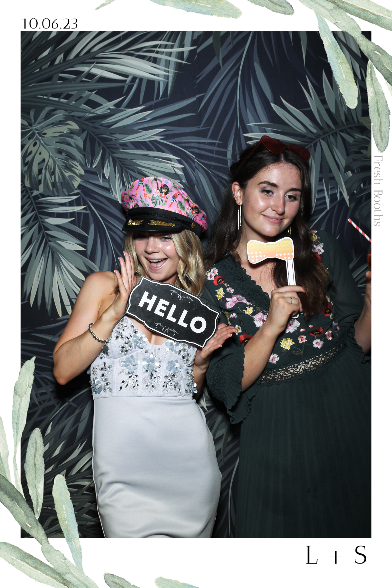 Lucy & Seb - Selfie Mirror | View more photos from the event at gallery.freshbooths.com/u/FreshBooths/Lucy-Seb-Selfie-Mirror