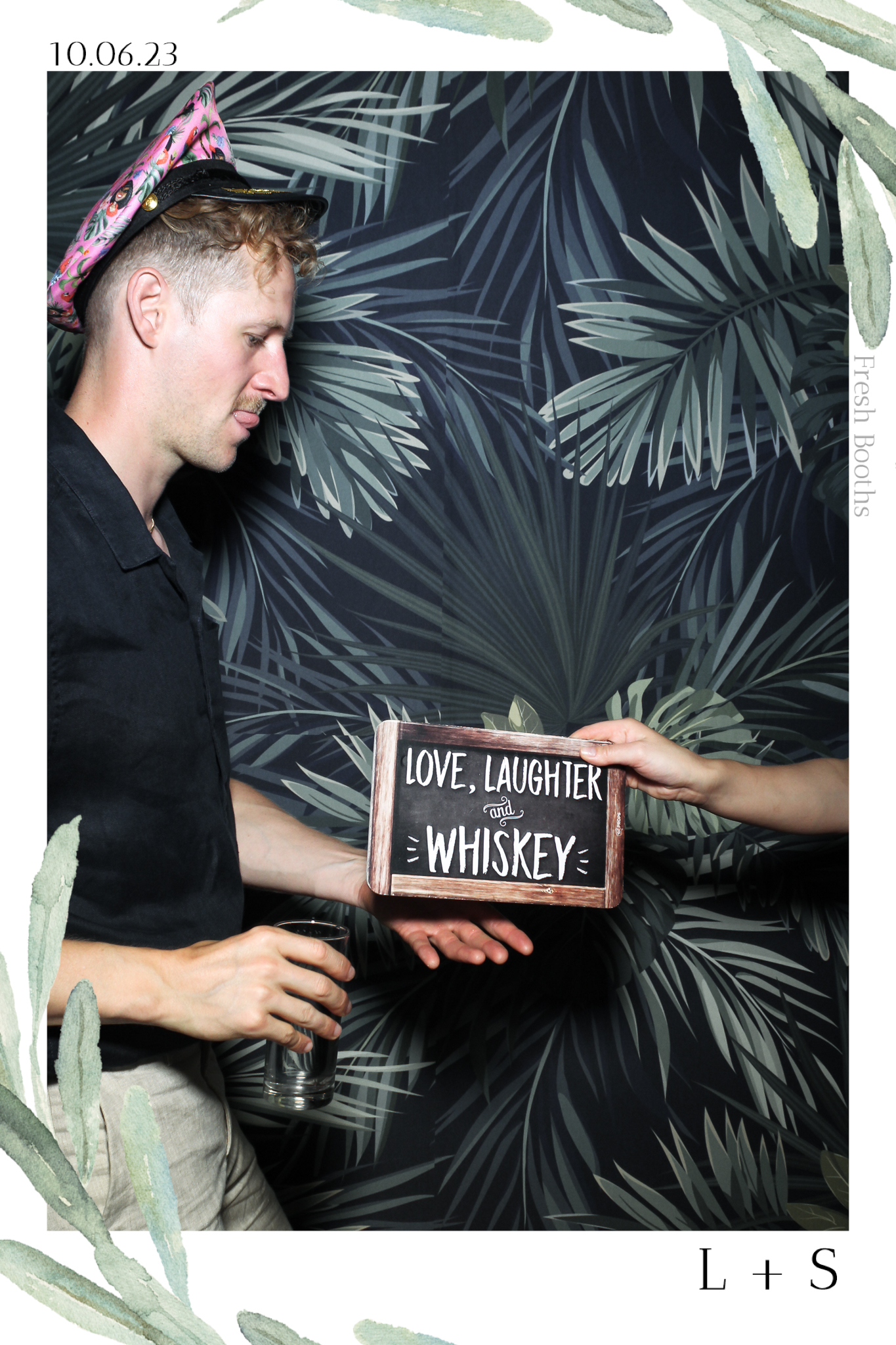 Lucy & Seb - Selfie Mirror | View more photos from the event at gallery.freshbooths.com/u/FreshBooths/Lucy-Seb-Selfie-Mirror