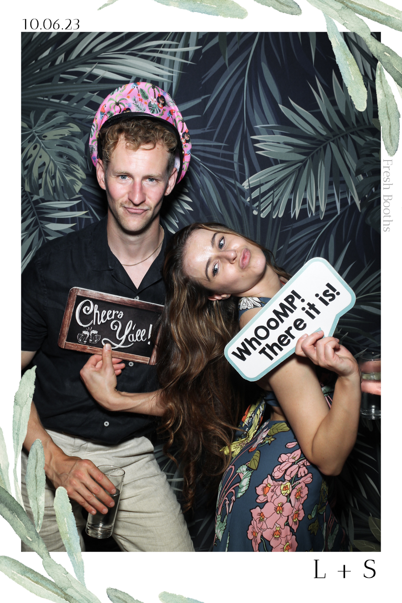 Lucy & Seb - Selfie Mirror | View more photos from the event at gallery.freshbooths.com/u/FreshBooths/Lucy-Seb-Selfie-Mirror
