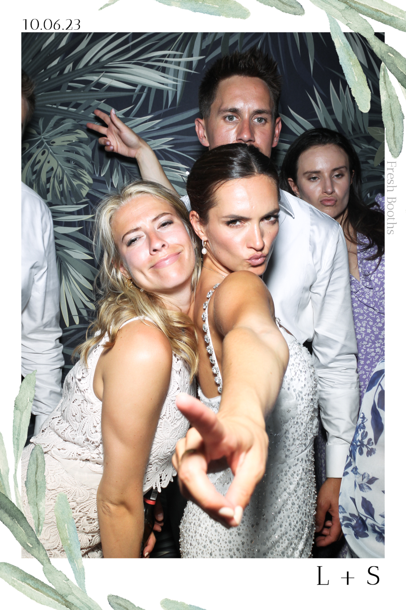 Lucy & Seb - Selfie Mirror | View more photos from the event at gallery.freshbooths.com/u/FreshBooths/Lucy-Seb-Selfie-Mirror