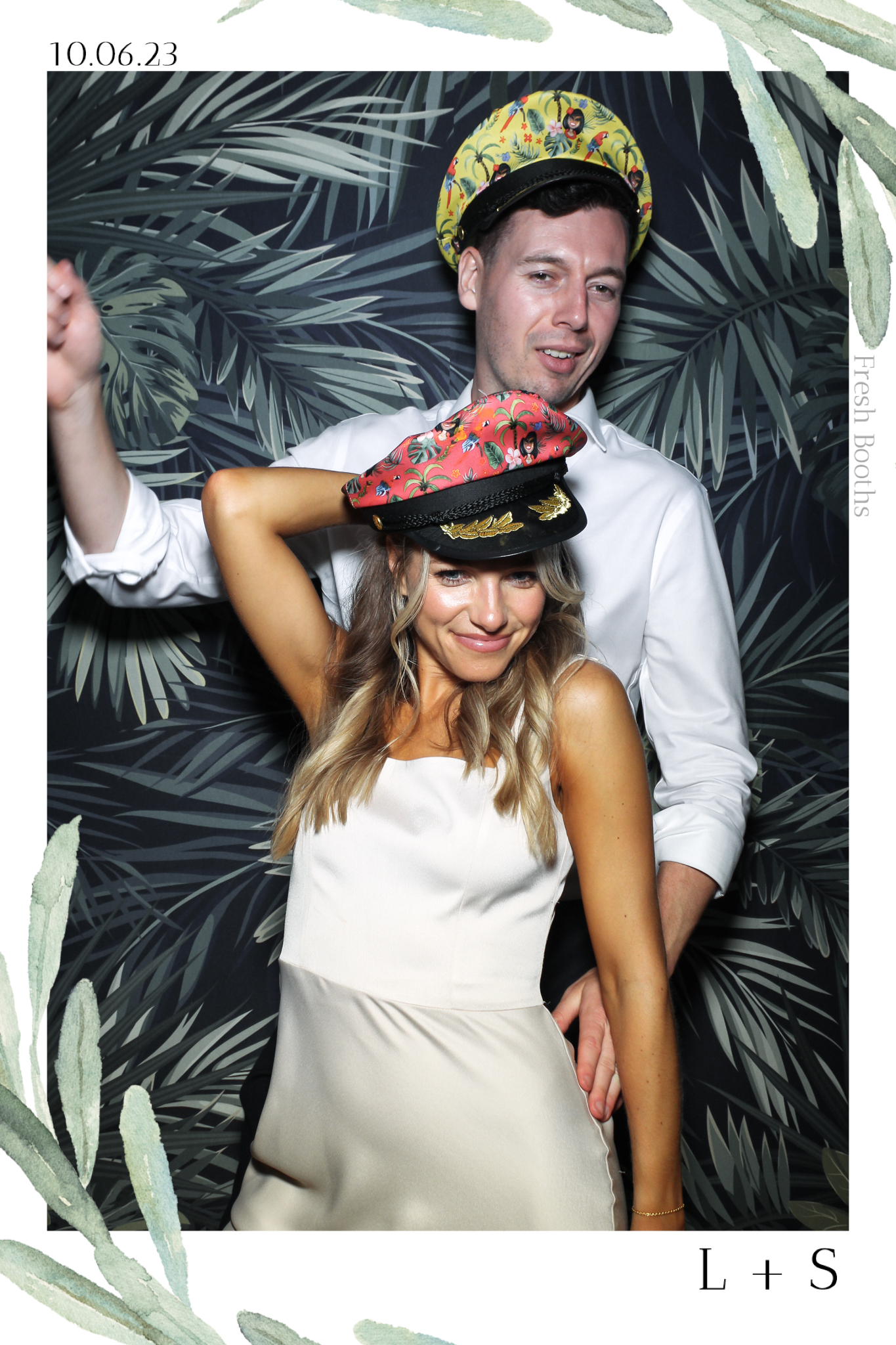 Lucy & Seb - Selfie Mirror | View more photos from the event at gallery.freshbooths.com/u/FreshBooths/Lucy-Seb-Selfie-Mirror