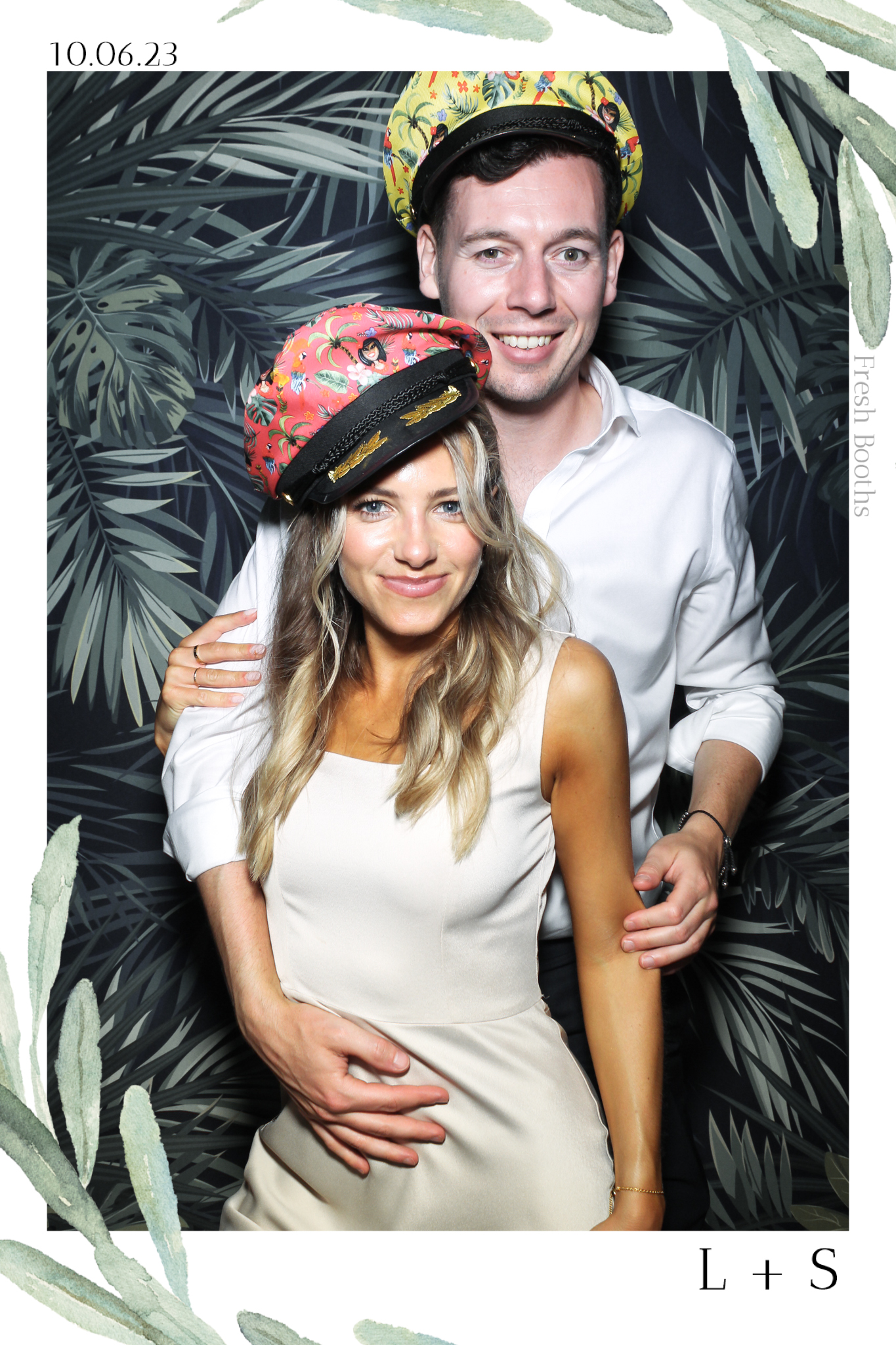 Lucy & Seb - Selfie Mirror | View more photos from the event at gallery.freshbooths.com/u/FreshBooths/Lucy-Seb-Selfie-Mirror