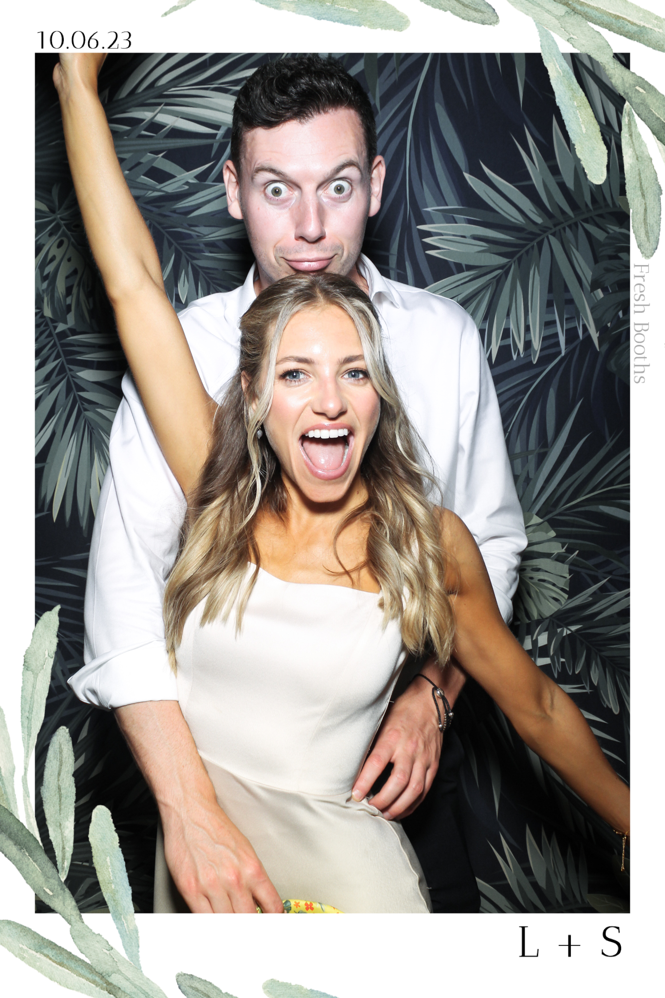 Lucy & Seb - Selfie Mirror | View more photos from the event at gallery.freshbooths.com/u/FreshBooths/Lucy-Seb-Selfie-Mirror