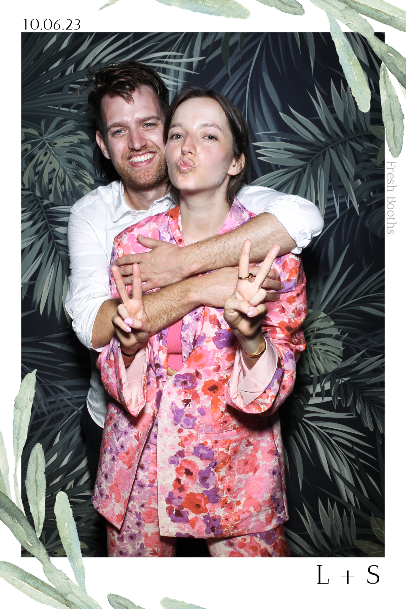 Lucy & Seb - Selfie Mirror | View more photos from the event at gallery.freshbooths.com/u/FreshBooths/Lucy-Seb-Selfie-Mirror