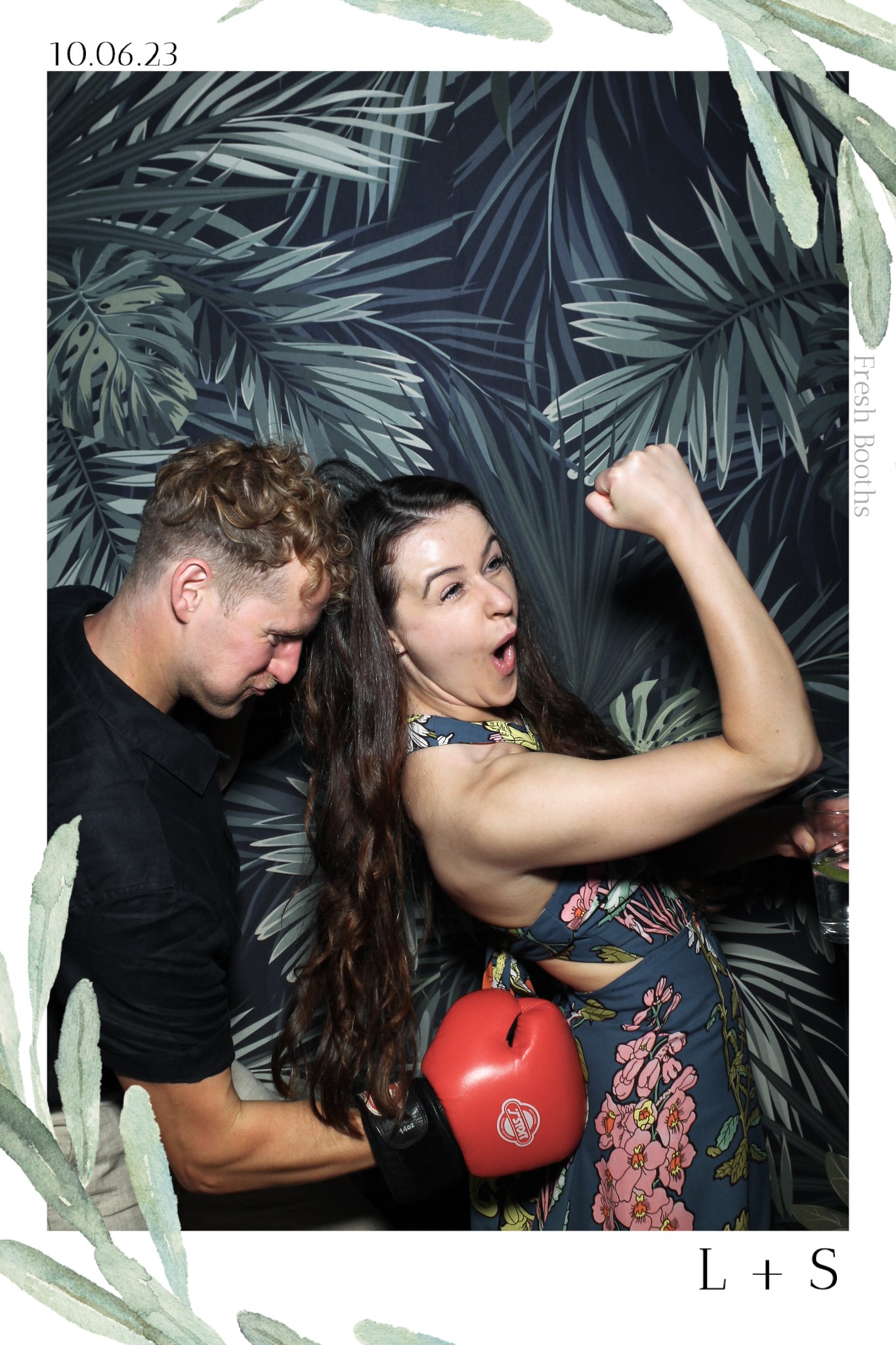 Lucy & Seb - Selfie Mirror | View more photos from the event at gallery.freshbooths.com/u/FreshBooths/Lucy-Seb-Selfie-Mirror