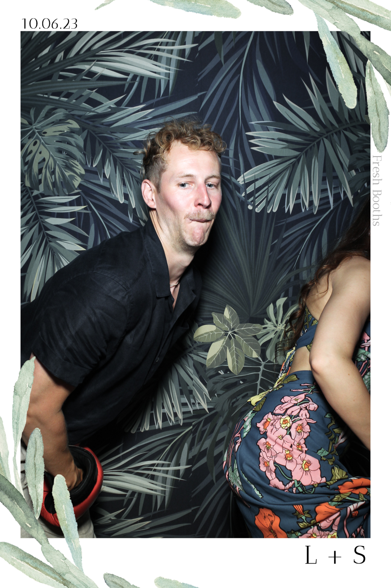 Lucy & Seb - Selfie Mirror | View more photos from the event at gallery.freshbooths.com/u/FreshBooths/Lucy-Seb-Selfie-Mirror