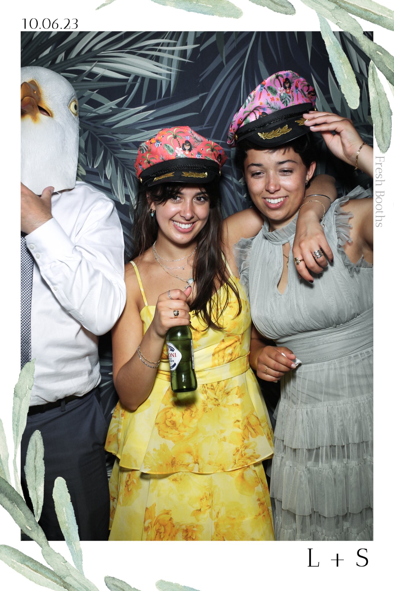 Lucy & Seb - Selfie Mirror | View more photos from the event at gallery.freshbooths.com/u/FreshBooths/Lucy-Seb-Selfie-Mirror