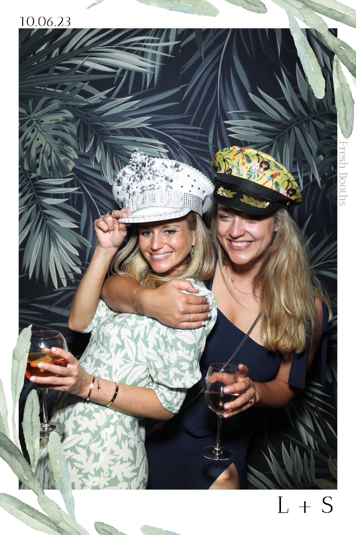 Lucy & Seb - Selfie Mirror | View more photos from the event at gallery.freshbooths.com/u/FreshBooths/Lucy-Seb-Selfie-Mirror