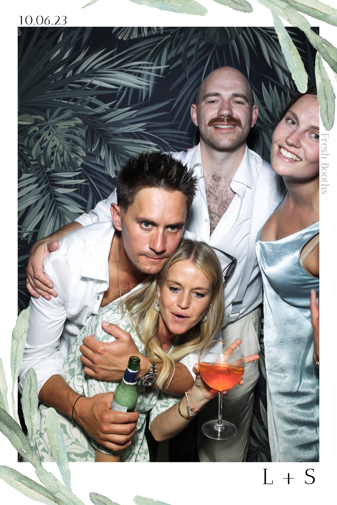 Lucy & Seb - Selfie Mirror | View more photos from the event at gallery.freshbooths.com/u/FreshBooths/Lucy-Seb-Selfie-Mirror