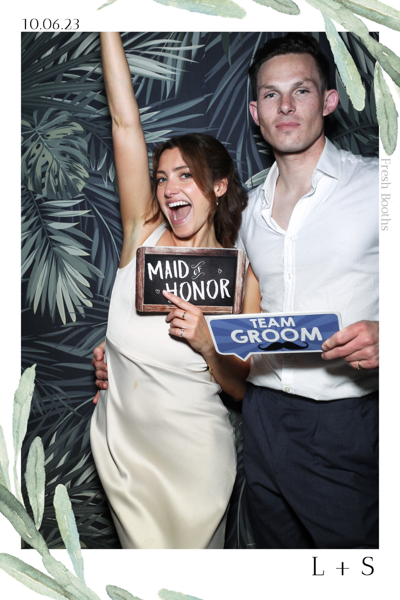 Lucy & Seb - Selfie Mirror | View more photos from the event at gallery.freshbooths.com/u/FreshBooths/Lucy-Seb-Selfie-Mirror