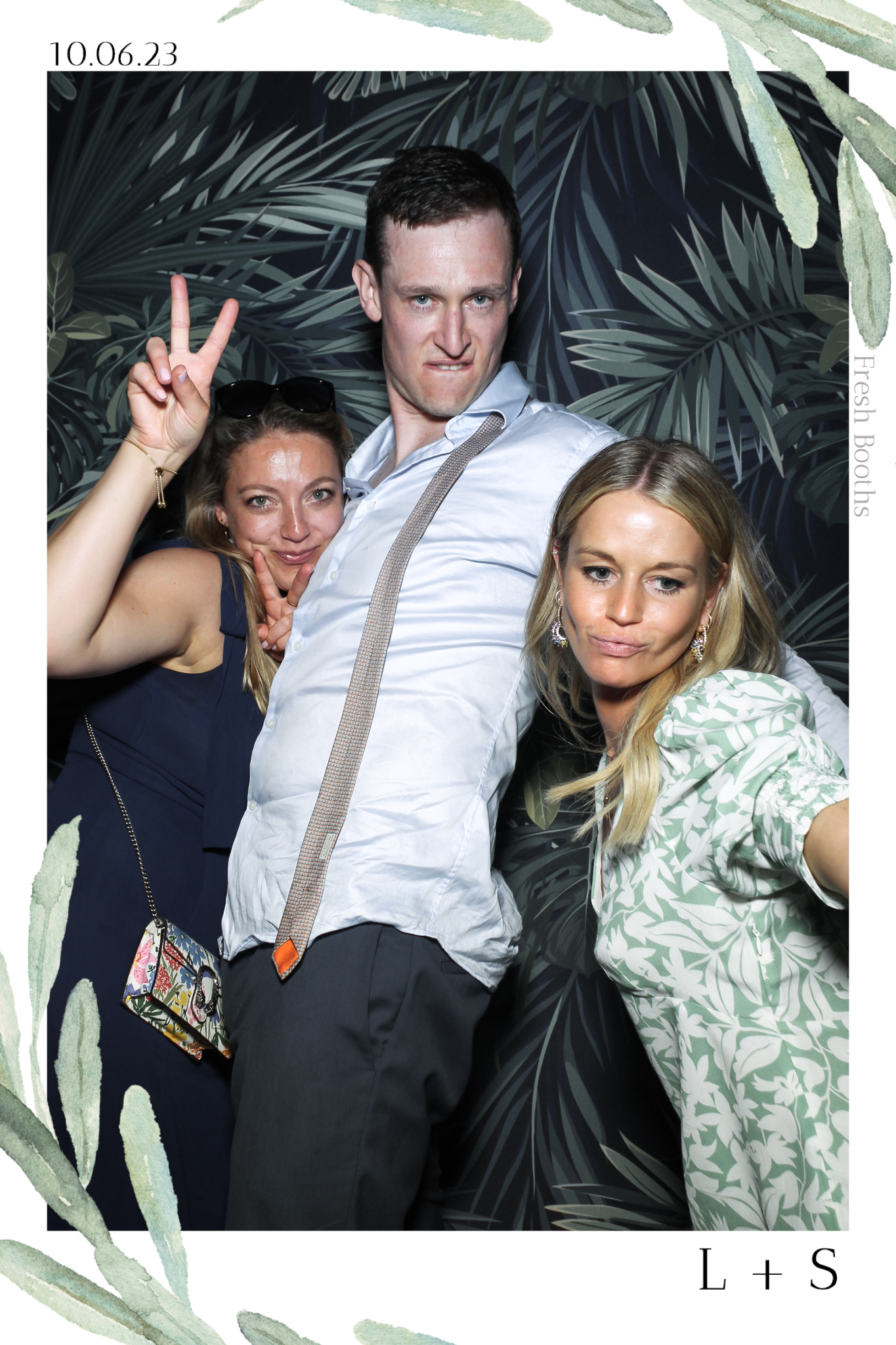Lucy & Seb - Selfie Mirror | View more photos from the event at gallery.freshbooths.com/u/FreshBooths/Lucy-Seb-Selfie-Mirror