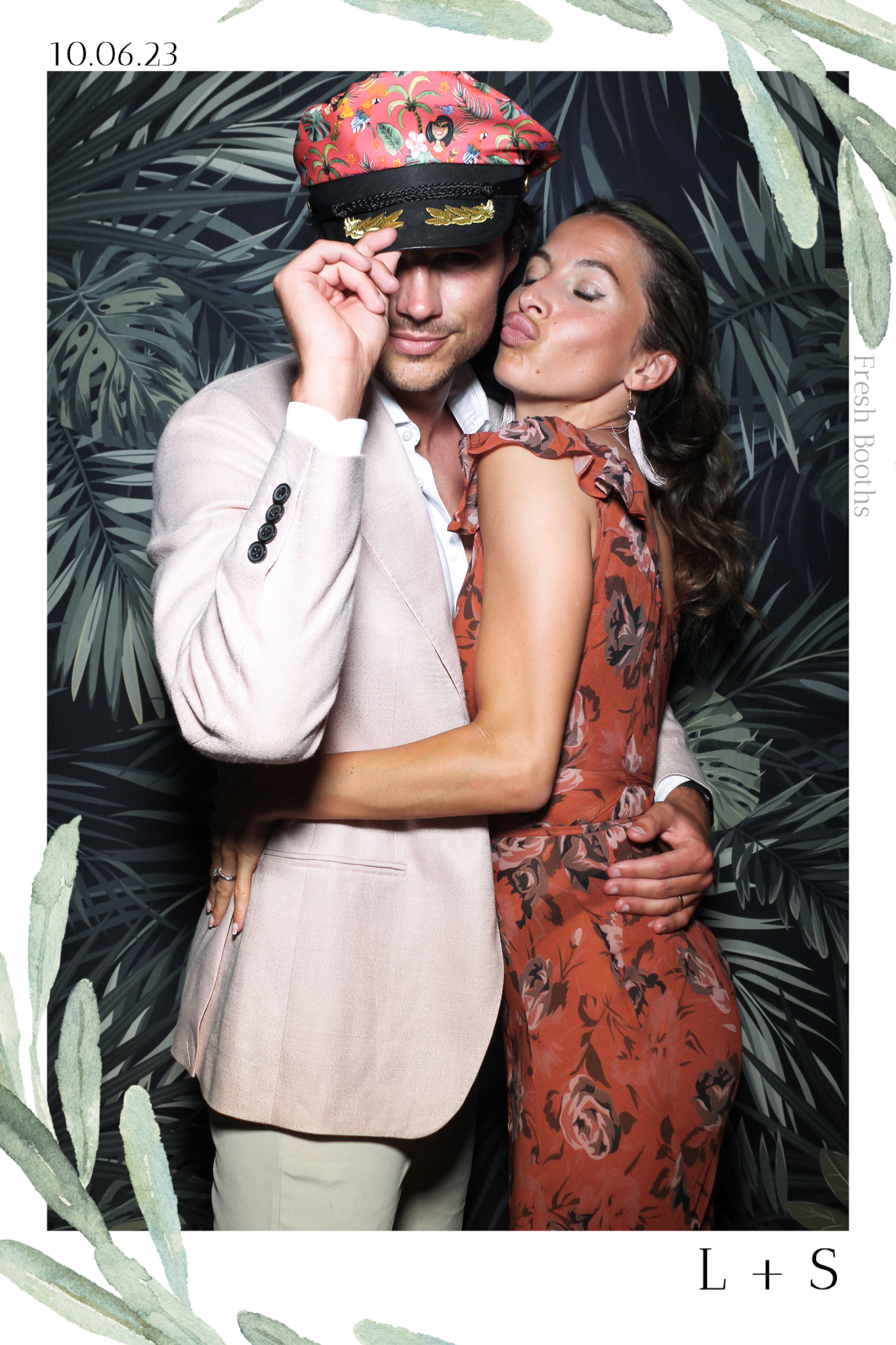 Lucy & Seb - Selfie Mirror | View more photos from the event at gallery.freshbooths.com/u/FreshBooths/Lucy-Seb-Selfie-Mirror