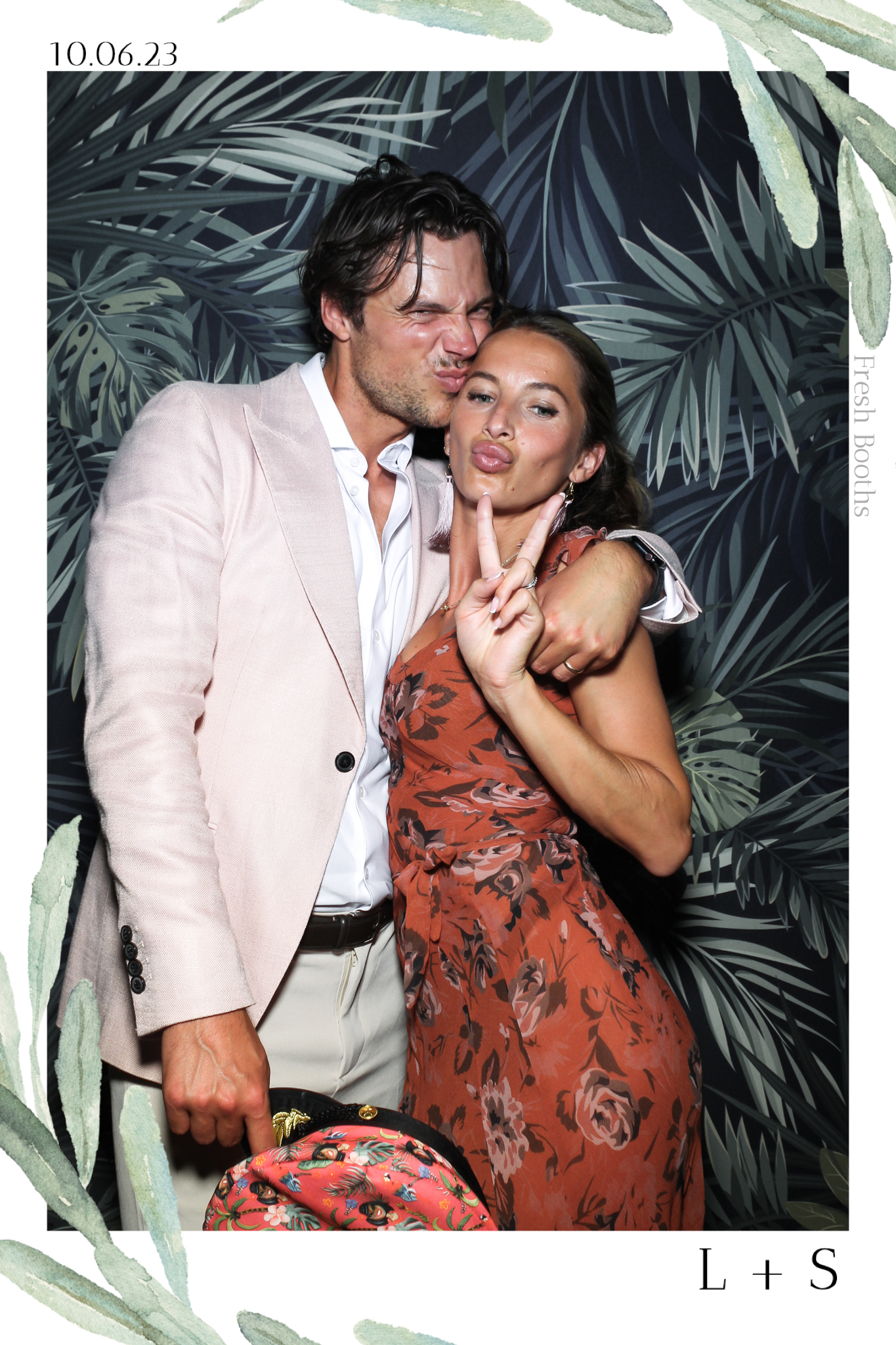 Lucy & Seb - Selfie Mirror | View more photos from the event at gallery.freshbooths.com/u/FreshBooths/Lucy-Seb-Selfie-Mirror