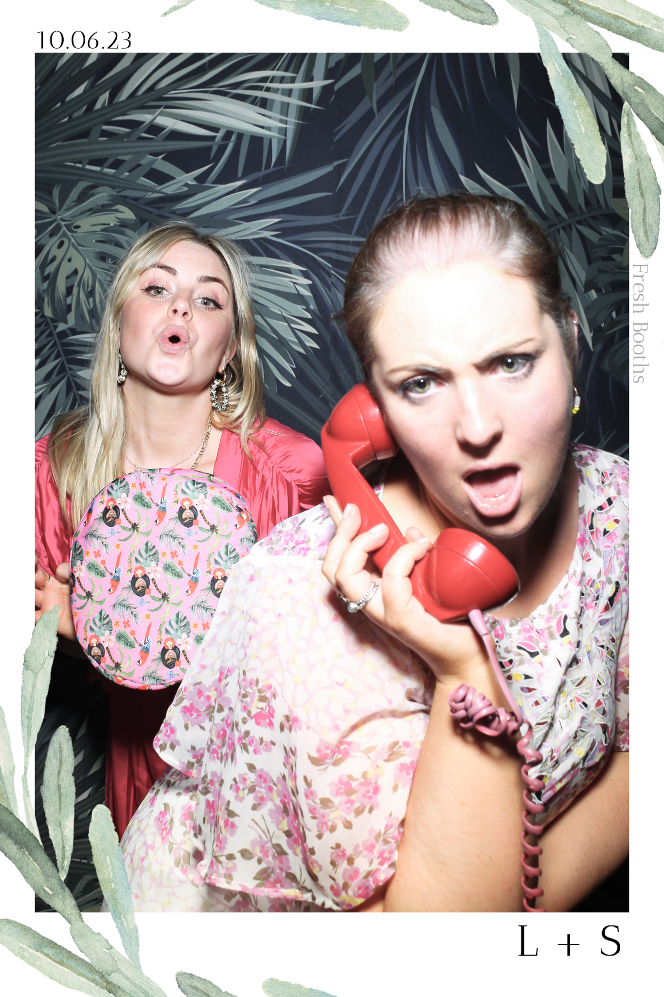 Lucy & Seb - Selfie Mirror | View more photos from the event at gallery.freshbooths.com/u/FreshBooths/Lucy-Seb-Selfie-Mirror