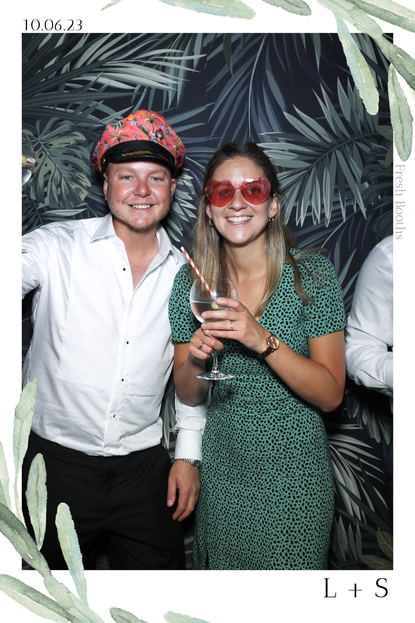 Lucy & Seb - Selfie Mirror | View more photos from the event at gallery.freshbooths.com/u/FreshBooths/Lucy-Seb-Selfie-Mirror