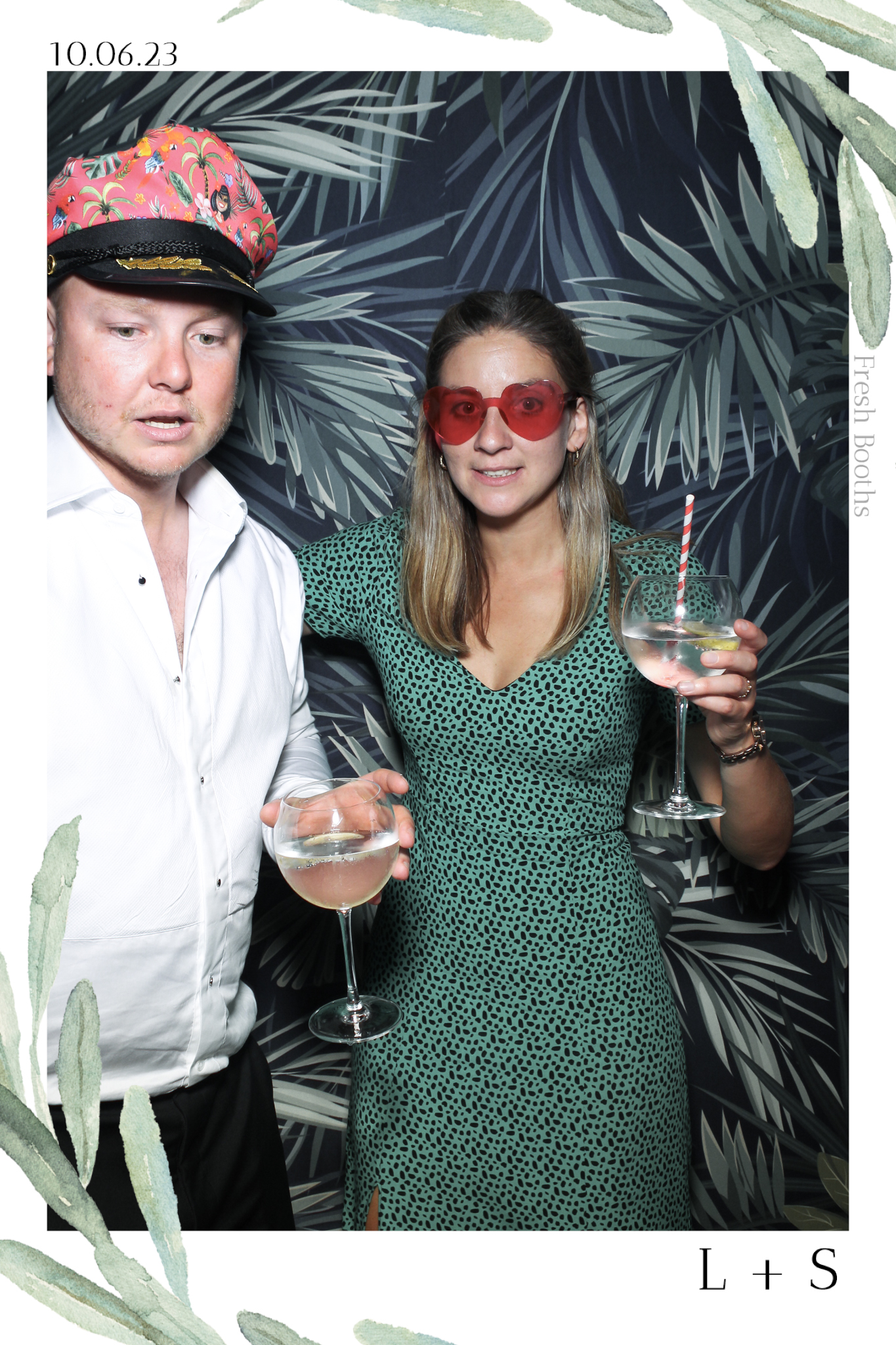 Lucy & Seb - Selfie Mirror | View more photos from the event at gallery.freshbooths.com/u/FreshBooths/Lucy-Seb-Selfie-Mirror