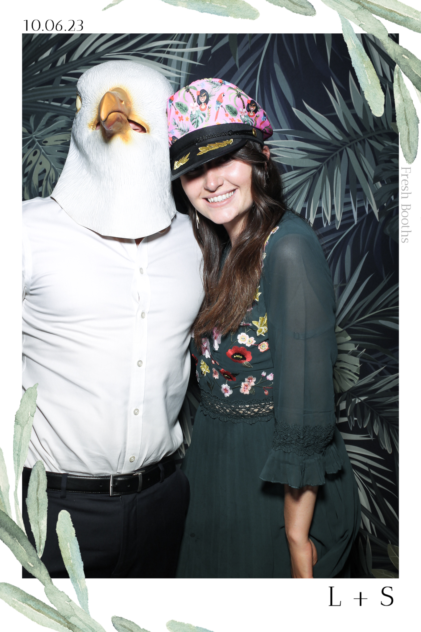 Lucy & Seb - Selfie Mirror | View more photos from the event at gallery.freshbooths.com/u/FreshBooths/Lucy-Seb-Selfie-Mirror