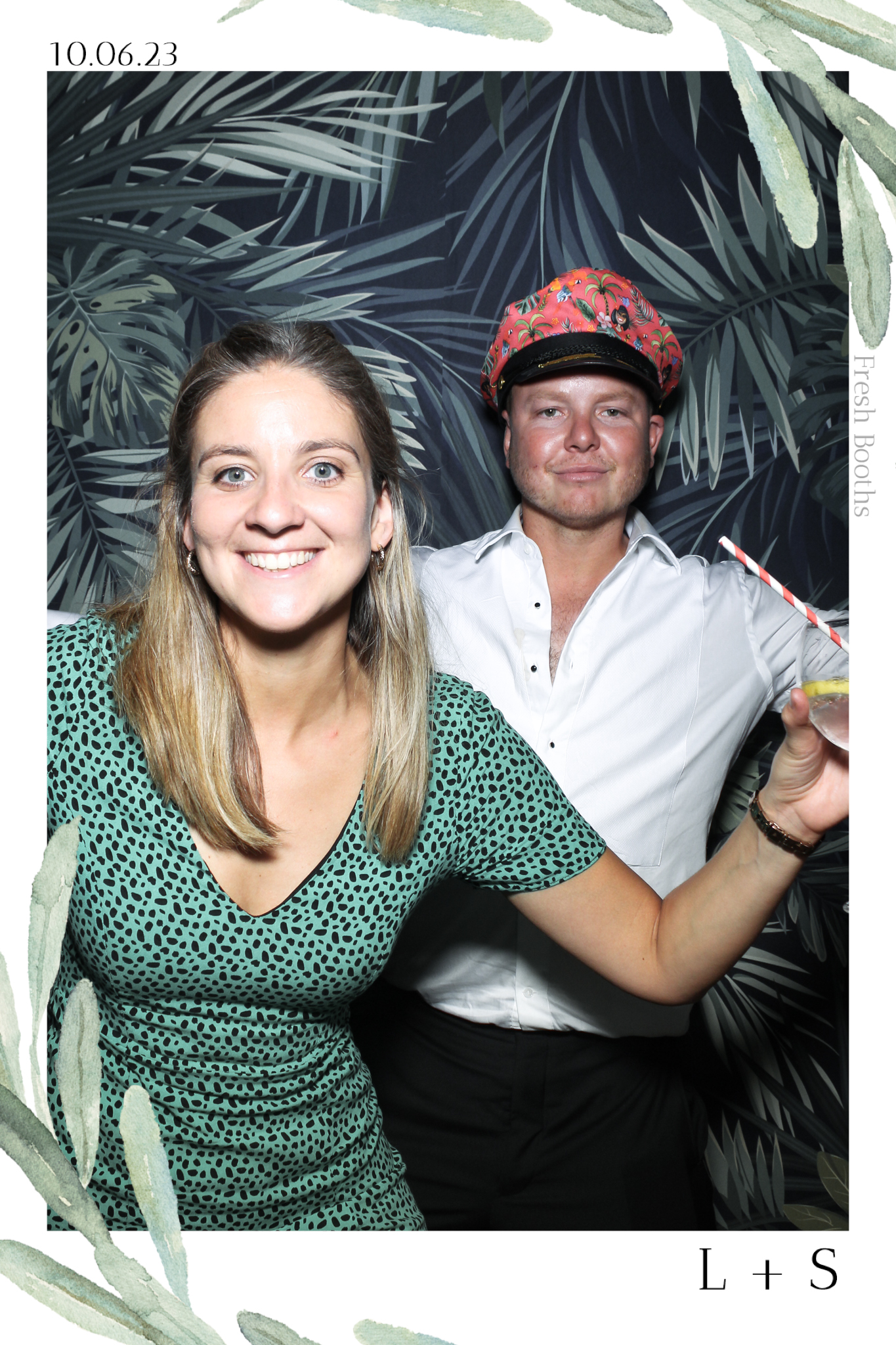 Lucy & Seb - Selfie Mirror | View more photos from the event at gallery.freshbooths.com/u/FreshBooths/Lucy-Seb-Selfie-Mirror