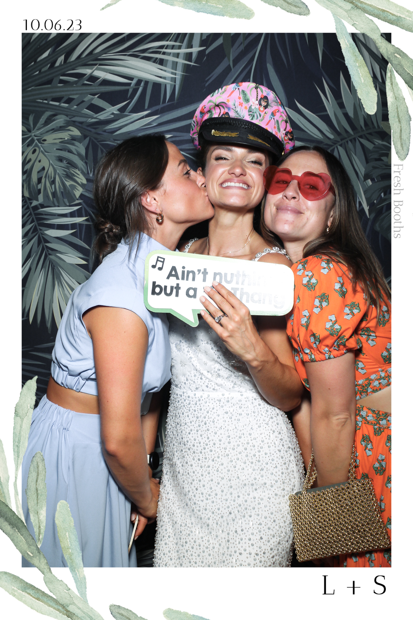 Lucy & Seb - Selfie Mirror | View more photos from the event at gallery.freshbooths.com/u/FreshBooths/Lucy-Seb-Selfie-Mirror
