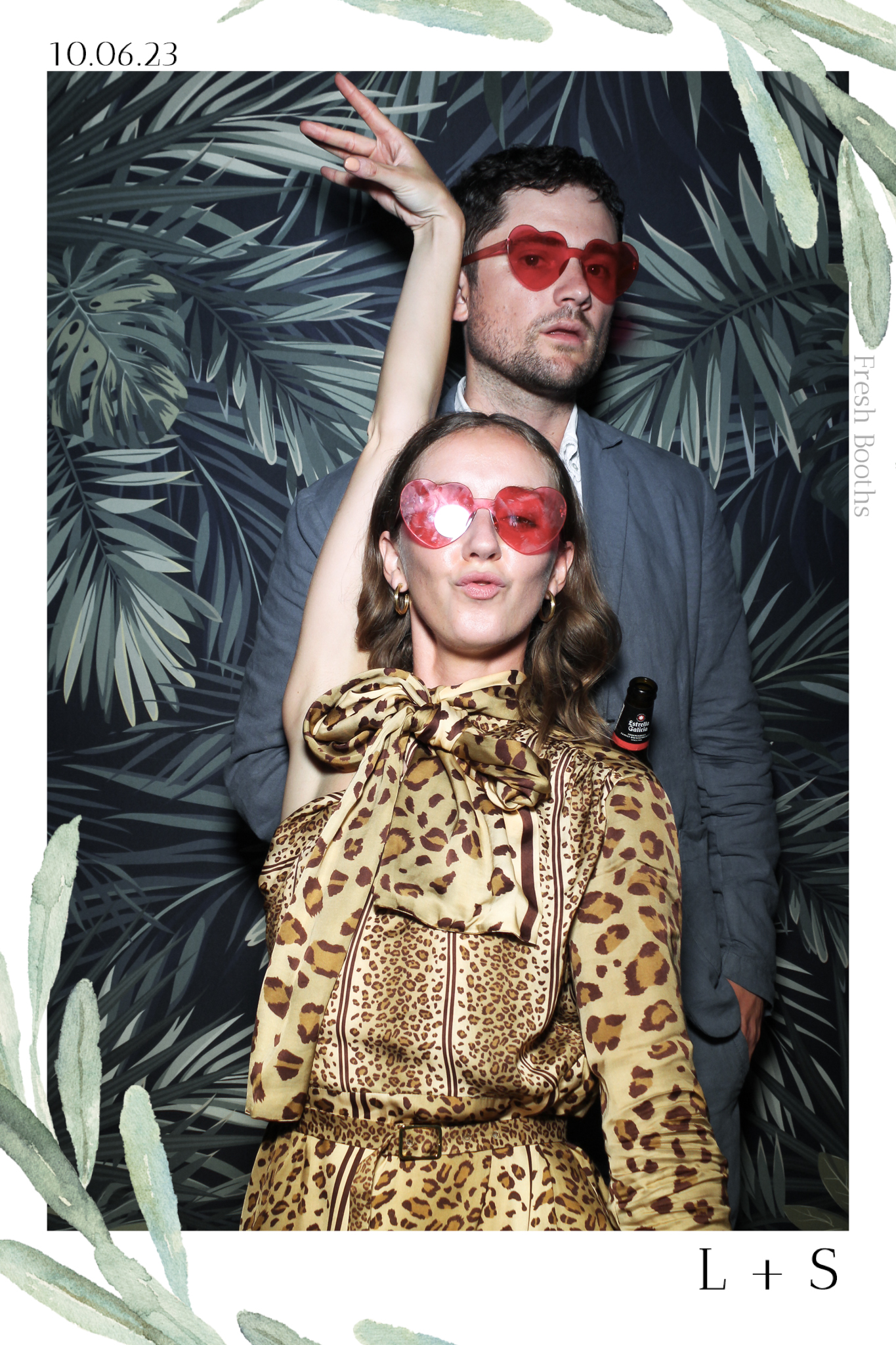 Lucy & Seb - Selfie Mirror | View more photos from the event at gallery.freshbooths.com/u/FreshBooths/Lucy-Seb-Selfie-Mirror