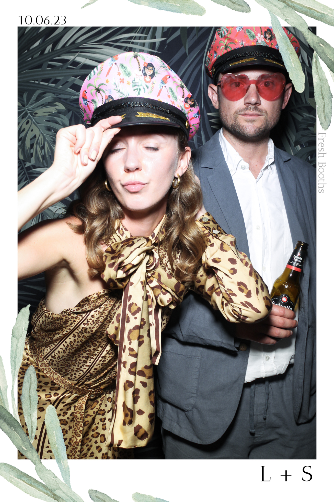 Lucy & Seb - Selfie Mirror | View more photos from the event at gallery.freshbooths.com/u/FreshBooths/Lucy-Seb-Selfie-Mirror