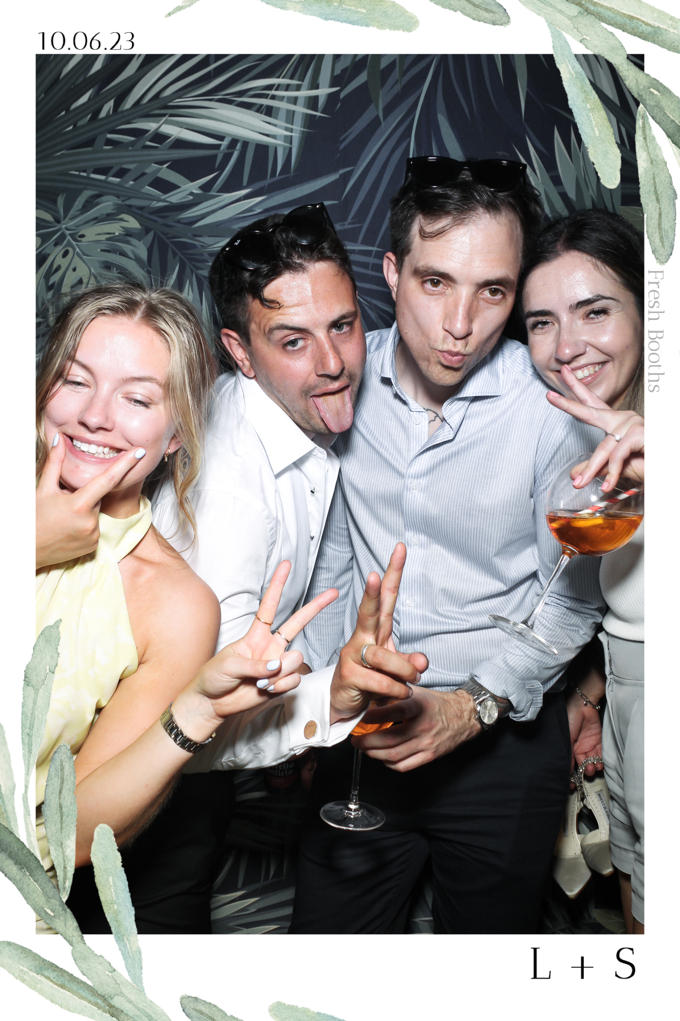 Lucy & Seb - Selfie Mirror | View more photos from the event at gallery.freshbooths.com/u/FreshBooths/Lucy-Seb-Selfie-Mirror