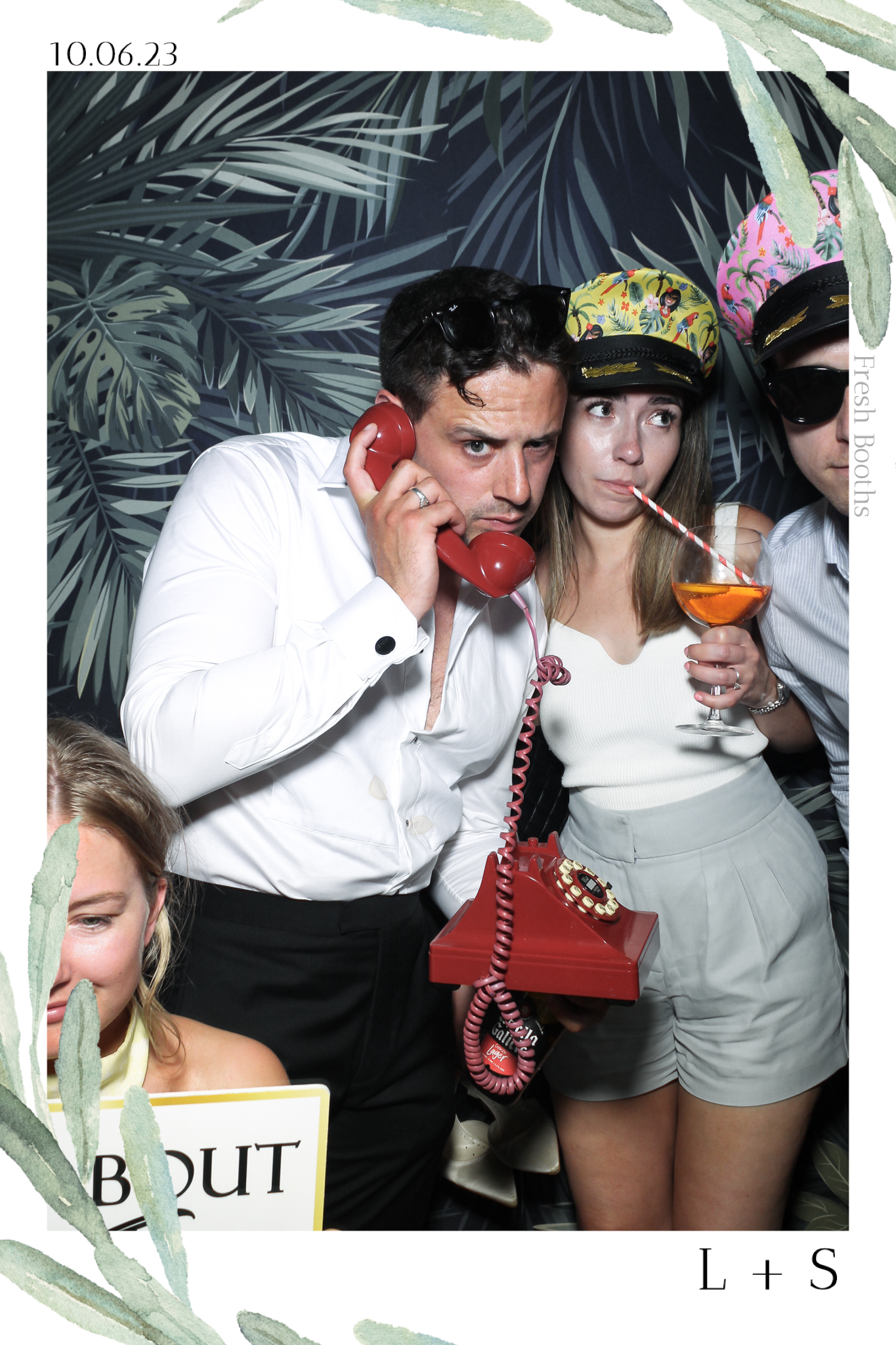 Lucy & Seb - Selfie Mirror | View more photos from the event at gallery.freshbooths.com/u/FreshBooths/Lucy-Seb-Selfie-Mirror