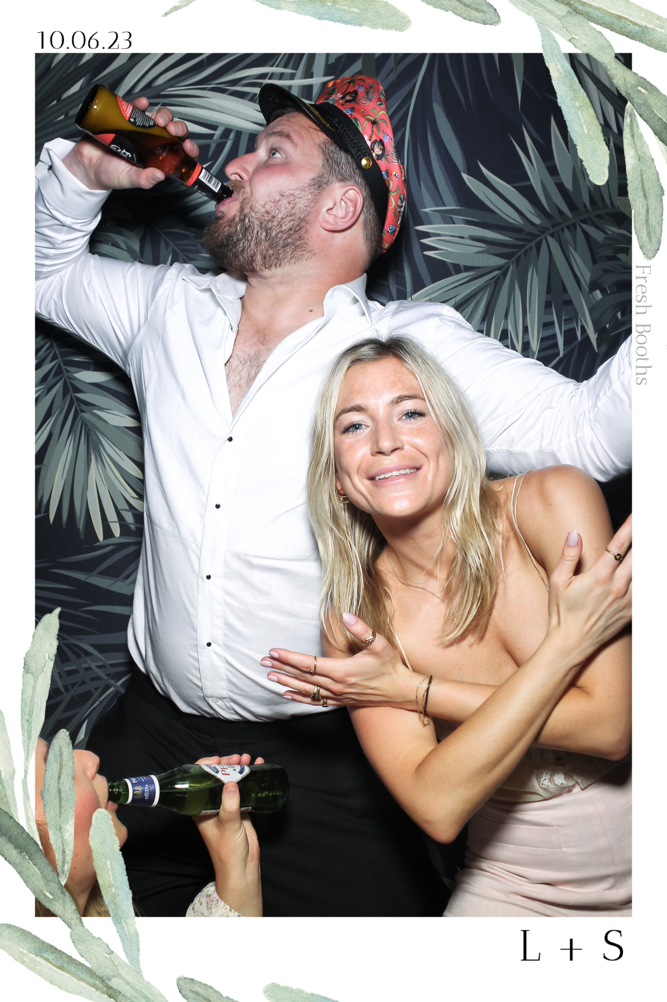 Lucy & Seb - Selfie Mirror | View more photos from the event at gallery.freshbooths.com/u/FreshBooths/Lucy-Seb-Selfie-Mirror